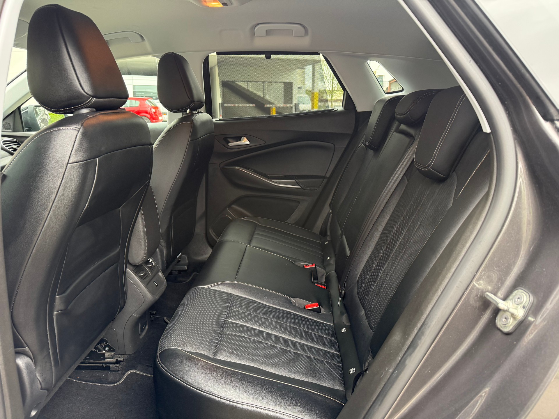 OPEL Grandland X 1.6 Hybrid4 Excellence Automatik-image-10