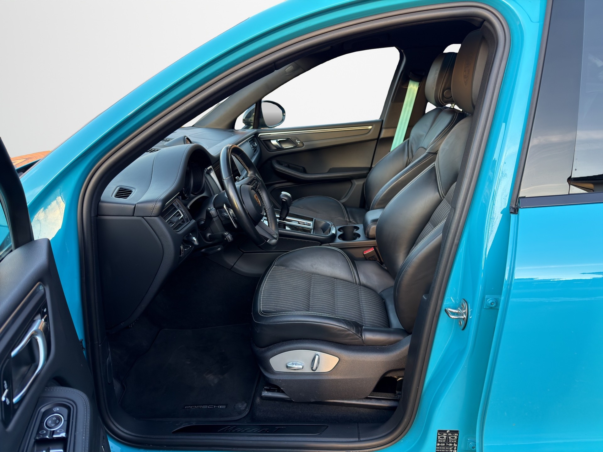 PORSCHE Macan T PDK-image-8