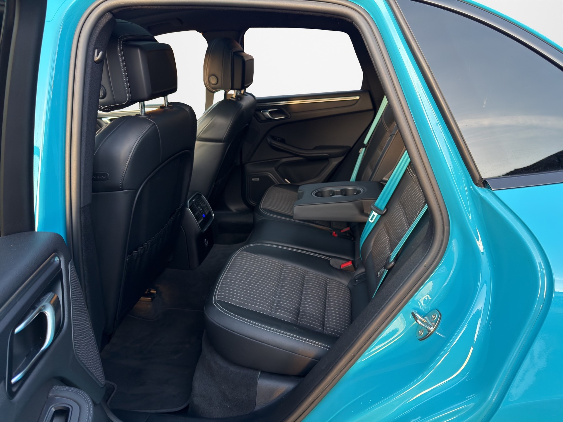 PORSCHE Macan T PDK-image-13