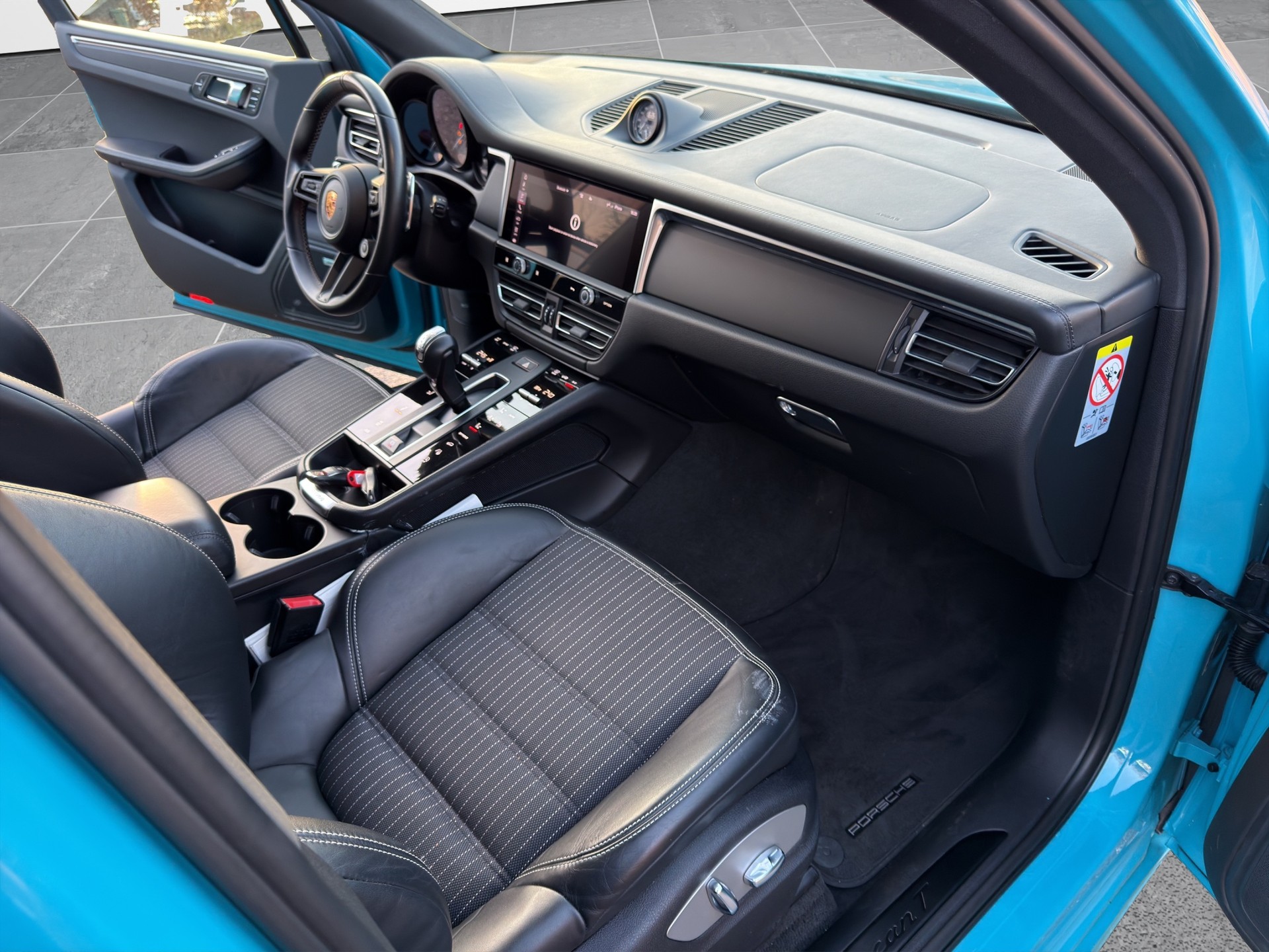 PORSCHE Macan T PDK-image-14