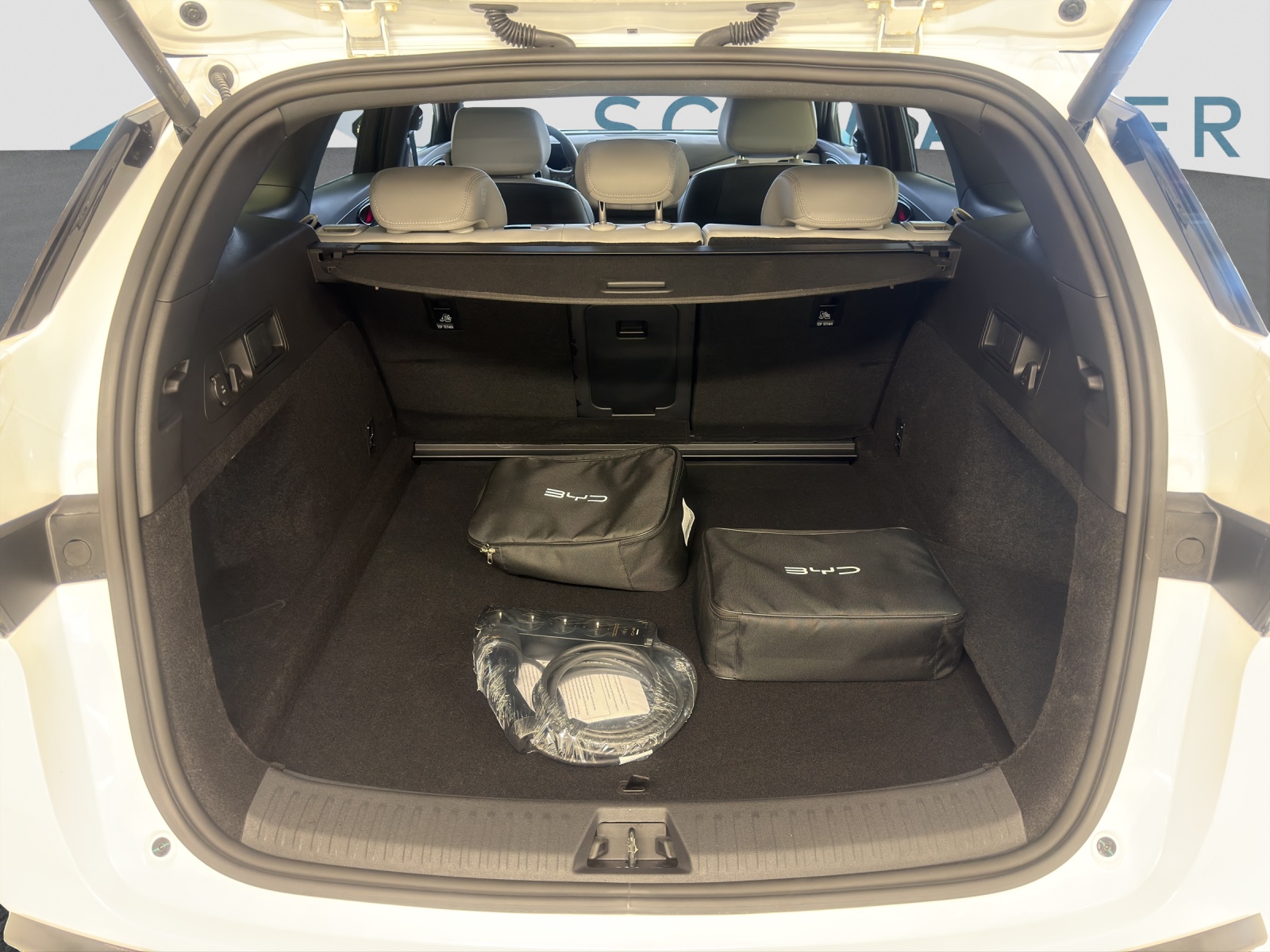 BYD Seal 6 DM-i Touring Comfort-image-6