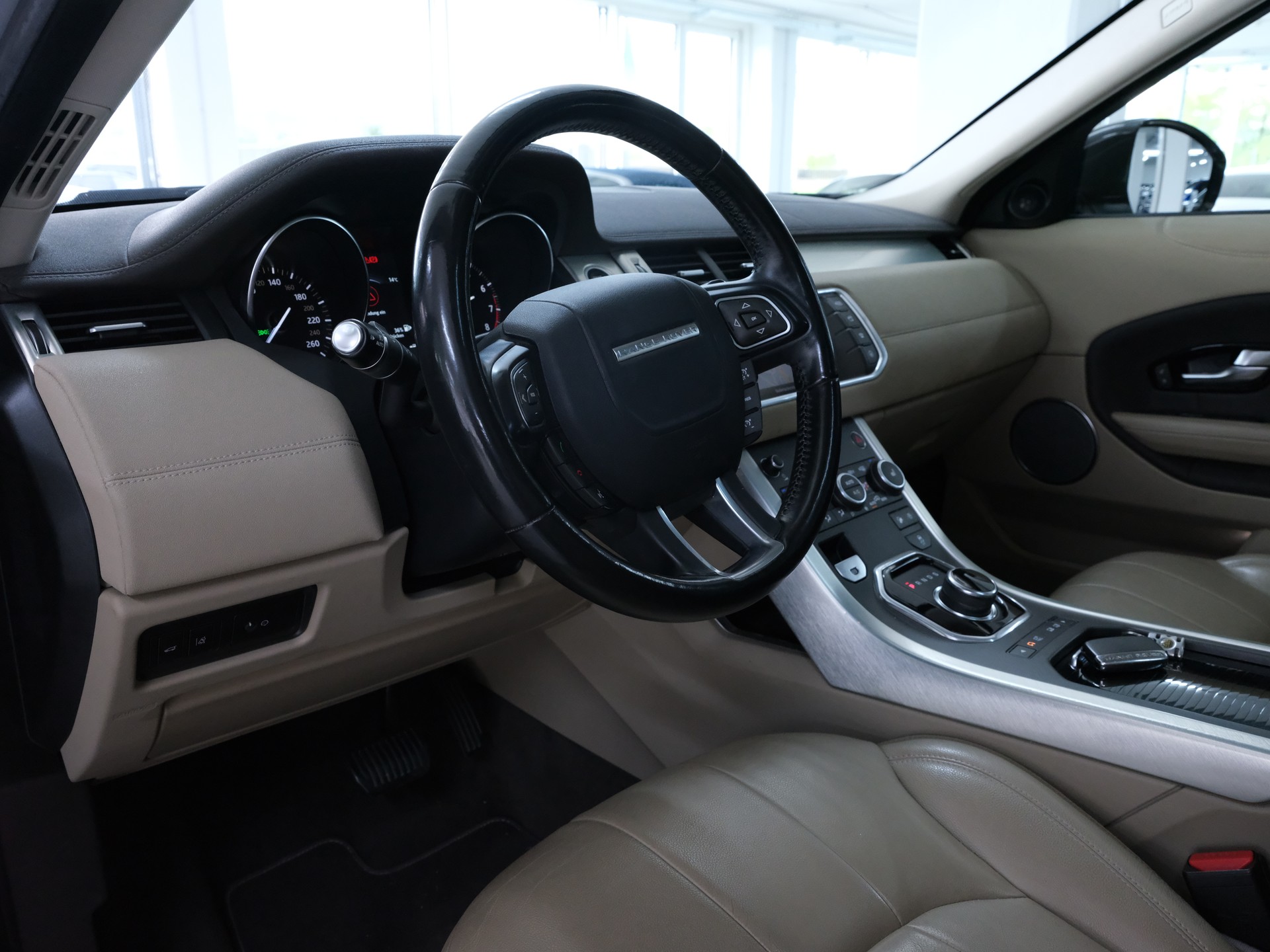 LAND ROVER Range Rover Evoque 2.0 Si4 HSE AT9*Rückfahrkamera* *Panorama* *Meridian*-image-14