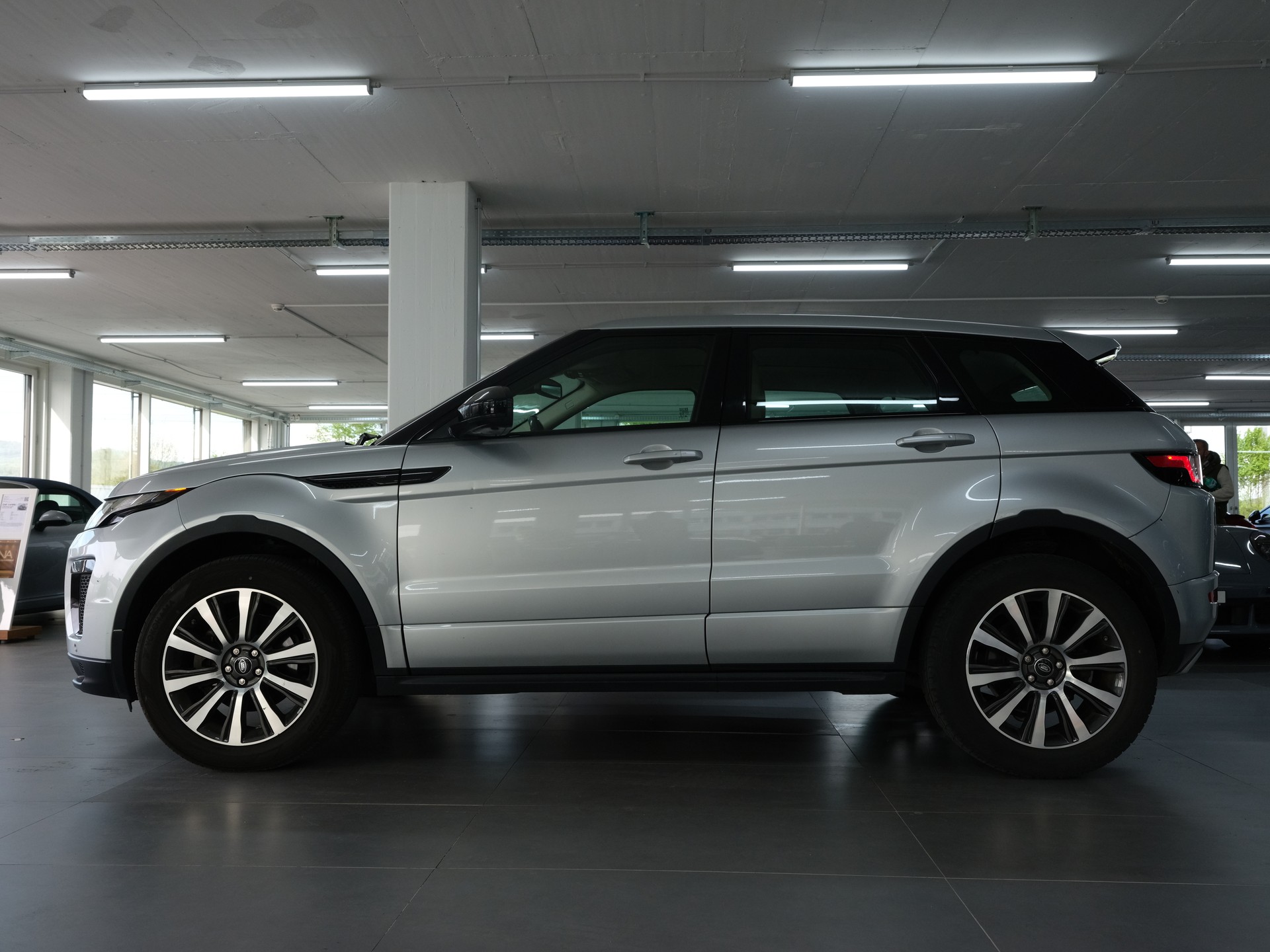 LAND ROVER Range Rover Evoque 2.0 Si4 HSE AT9*Rückfahrkamera* *Panorama* *Meridian*-image-5