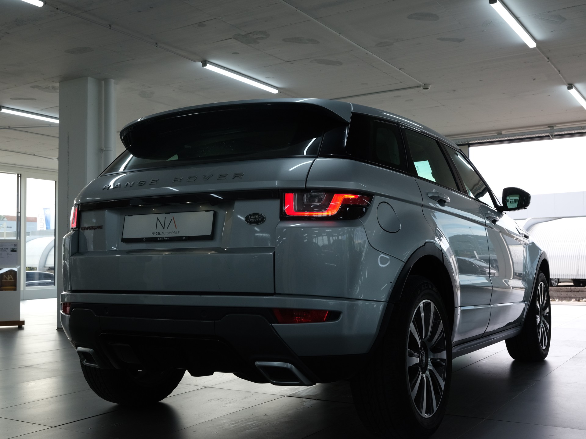 LAND ROVER Range Rover Evoque 2.0 Si4 HSE AT9*Rückfahrkamera* *Panorama* *Meridian*-image-2