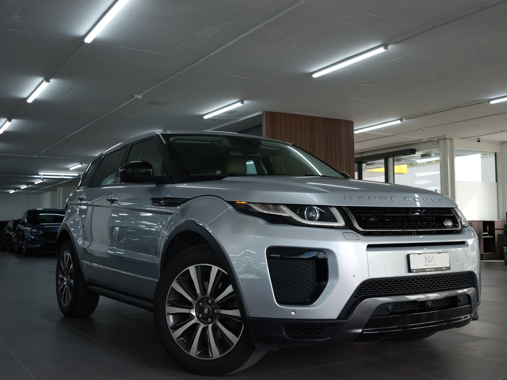 LAND ROVER Range Rover Evoque 2.0 Si4 HSE AT9*Rückfahrkamera* *Panorama* *Meridian*