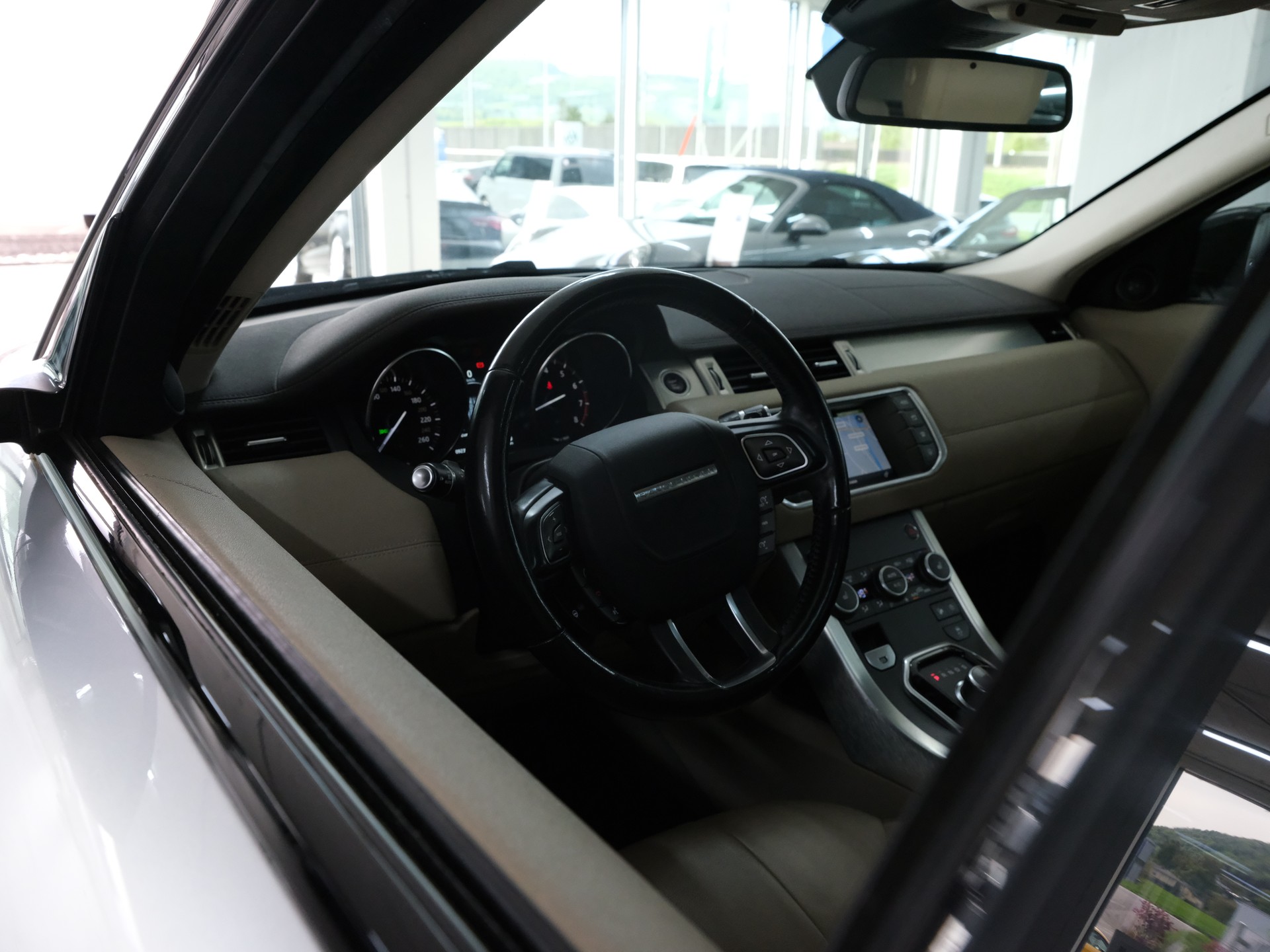LAND ROVER Range Rover Evoque 2.0 Si4 HSE AT9*Rückfahrkamera* *Panorama* *Meridian*-image-16