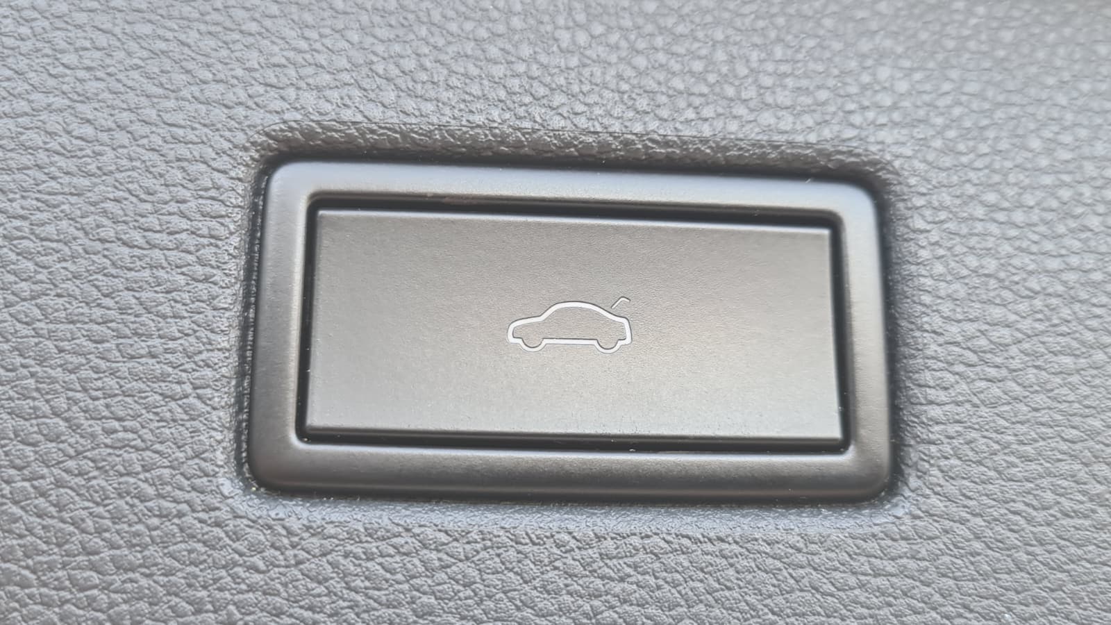 VW Tiguan 2.0 TDI SCR Comfortline 4Motion DSG ** mit Anh-Kupplung 2500 Kg ** Gr.Navi ** RF-Kamera ** Frisch ab MFK & Service **-image-8