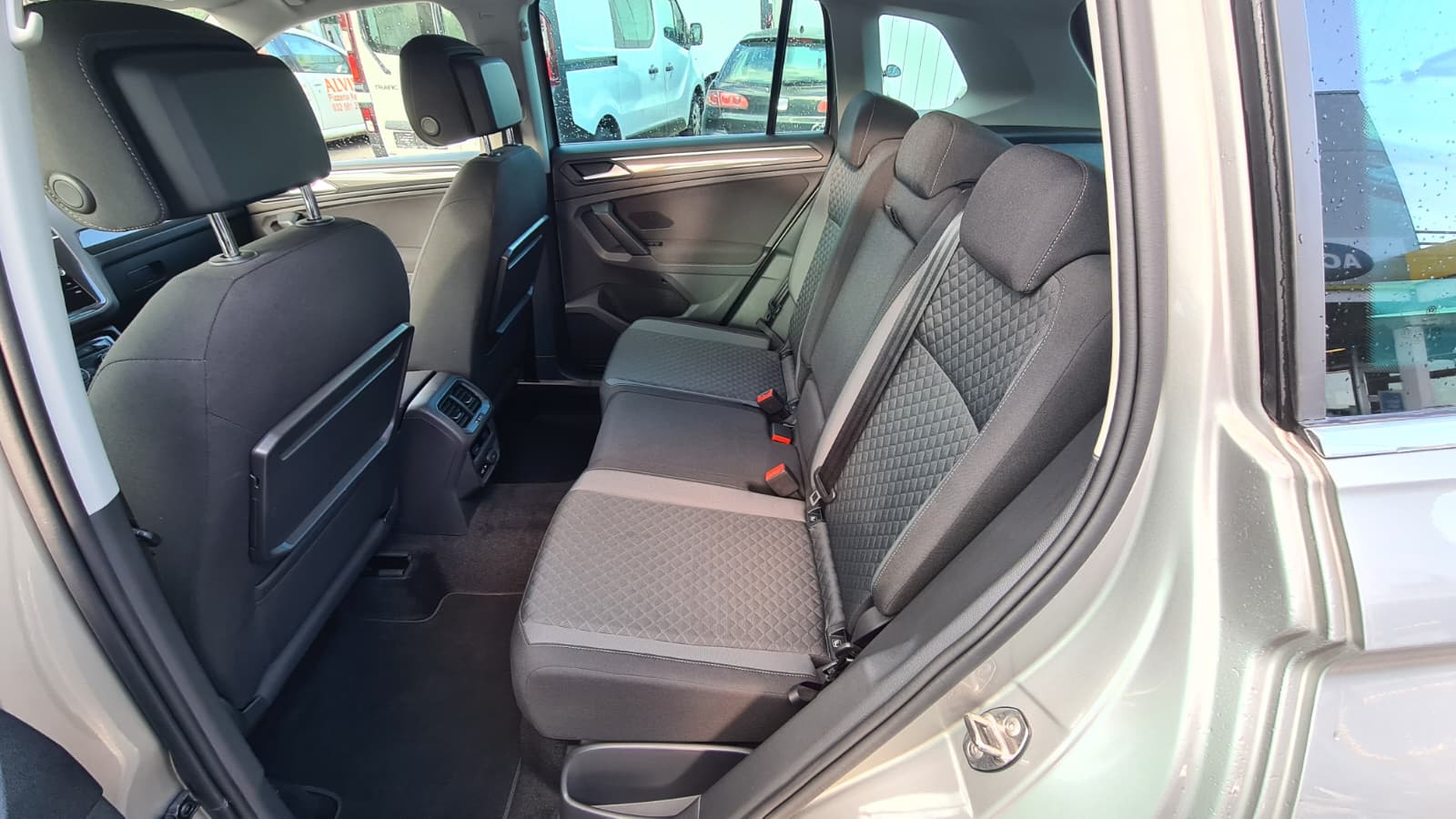 VW Tiguan 2.0 TDI SCR Comfortline 4Motion DSG ** mit Anh-Kupplung 2500 Kg ** Gr.Navi ** RF-Kamera ** Frisch ab MFK & Service **-image-16