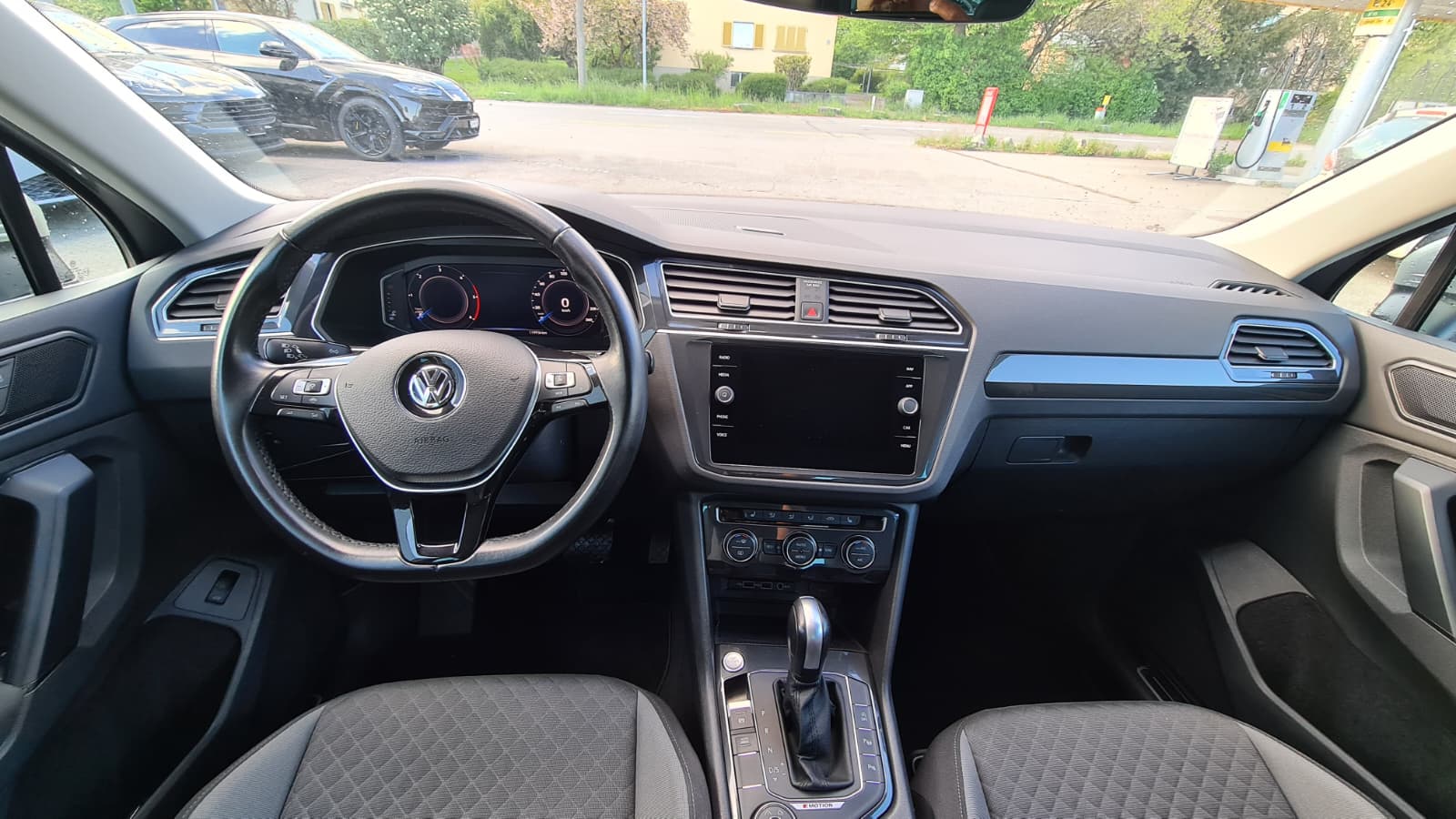 VW Tiguan 2.0 TDI SCR Comfortline 4Motion DSG ** mit Anh-Kupplung 2500 Kg ** Gr.Navi ** RF-Kamera ** Frisch ab MFK & Service **-image-13