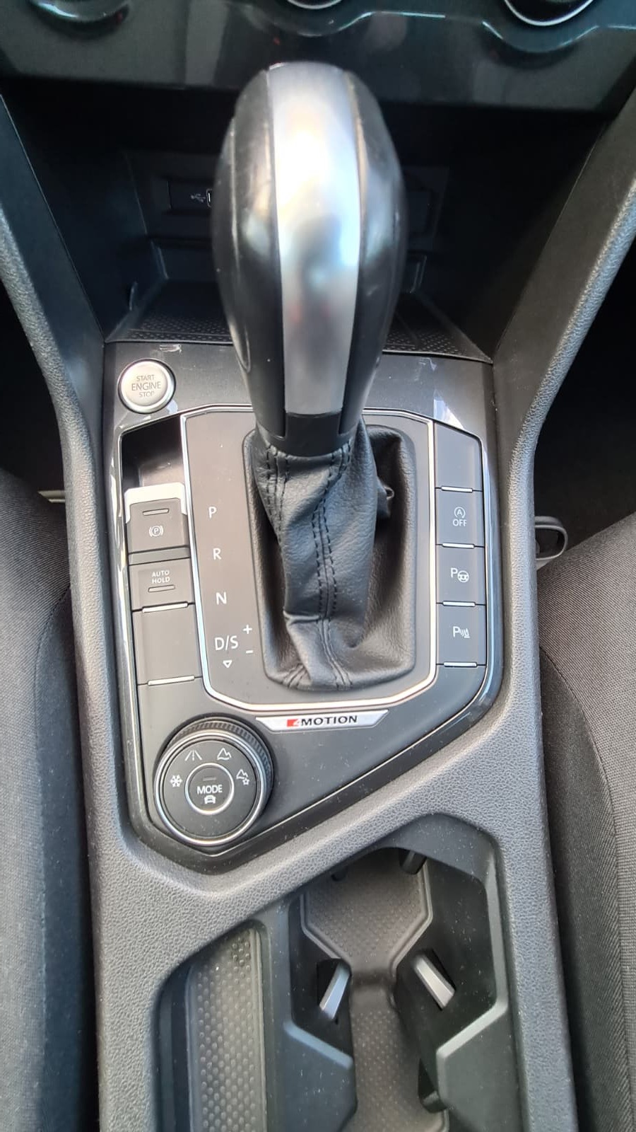 VW Tiguan 2.0 TDI SCR Comfortline 4Motion DSG ** mit Anh-Kupplung 2500 Kg ** Gr.Navi ** RF-Kamera ** Frisch ab MFK & Service **-image-14