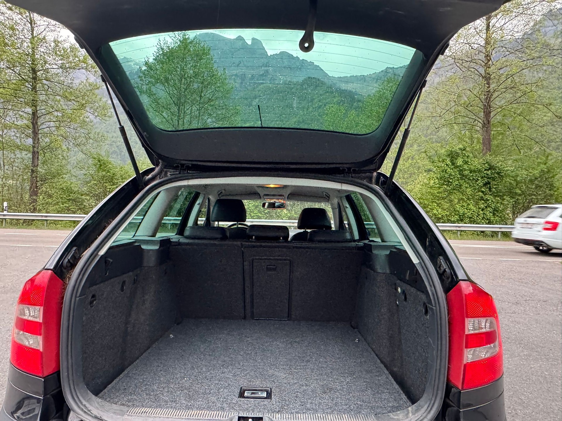 SKODA Octavia 2.0 TDI Laurin & Klement 4x4-image-5