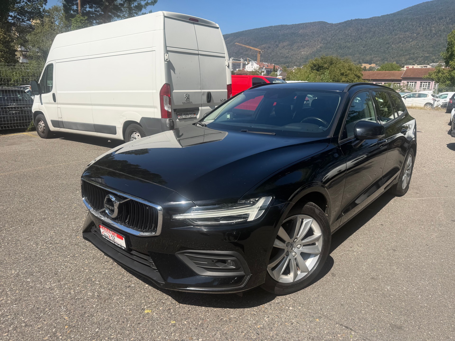 VOLVO V60 D3 Momentum Geartronic ** Neues Modell ** Navi mit RF-kamera ** Frisch ab MFK & Service **