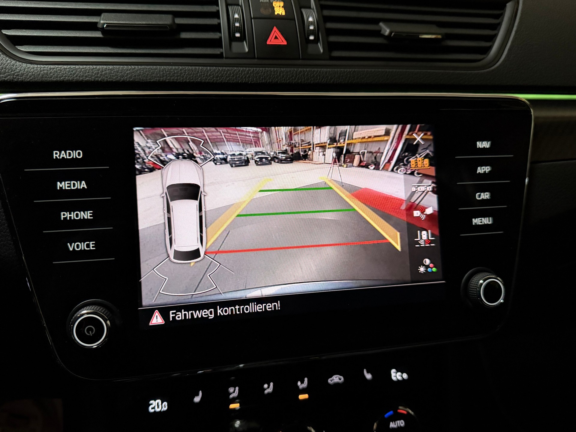 SKODA Superb 1.4 TSI Sport Line PHEV DSG-image-23