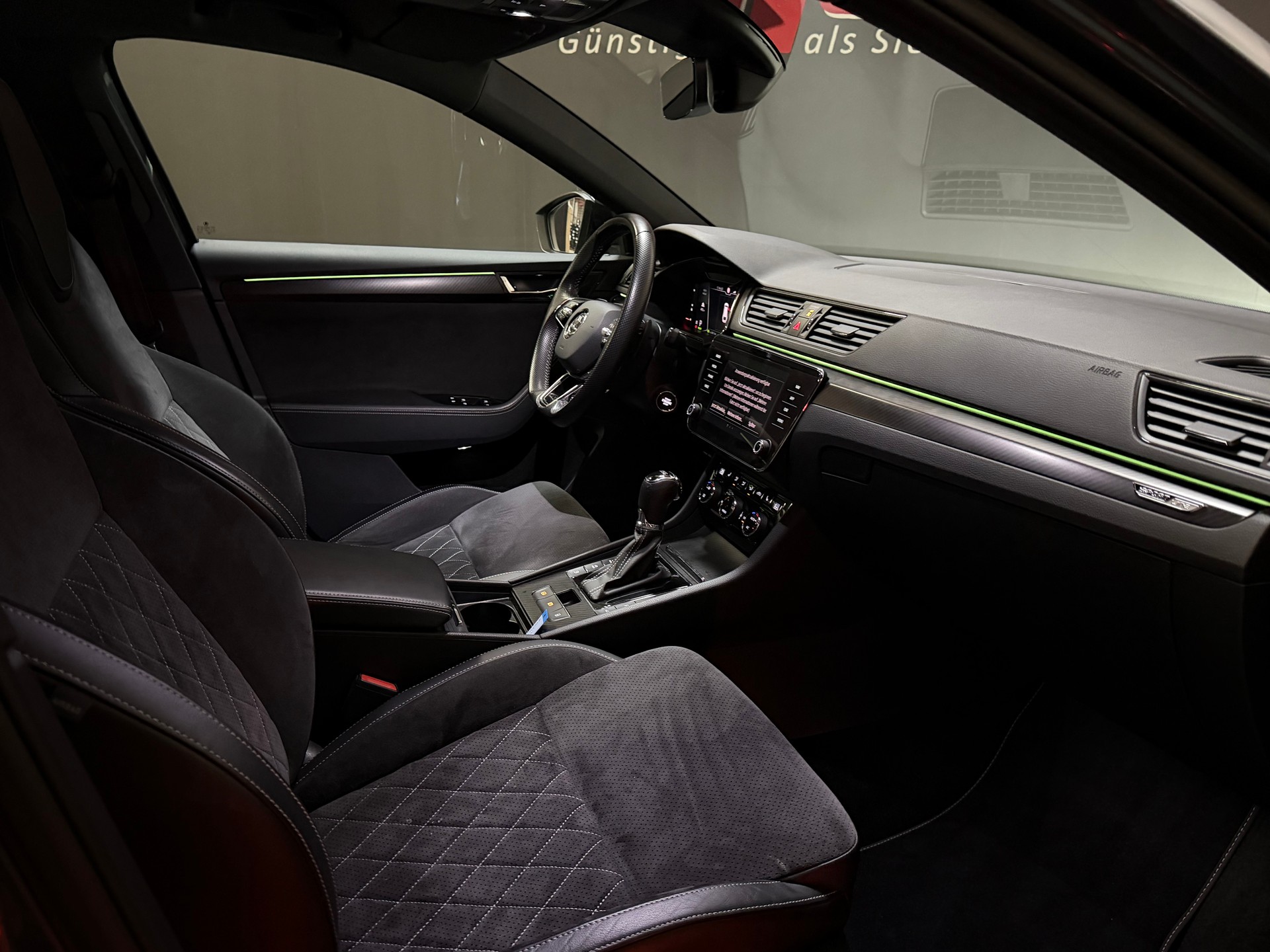 SKODA Superb 1.4 TSI Sport Line PHEV DSG-image-17