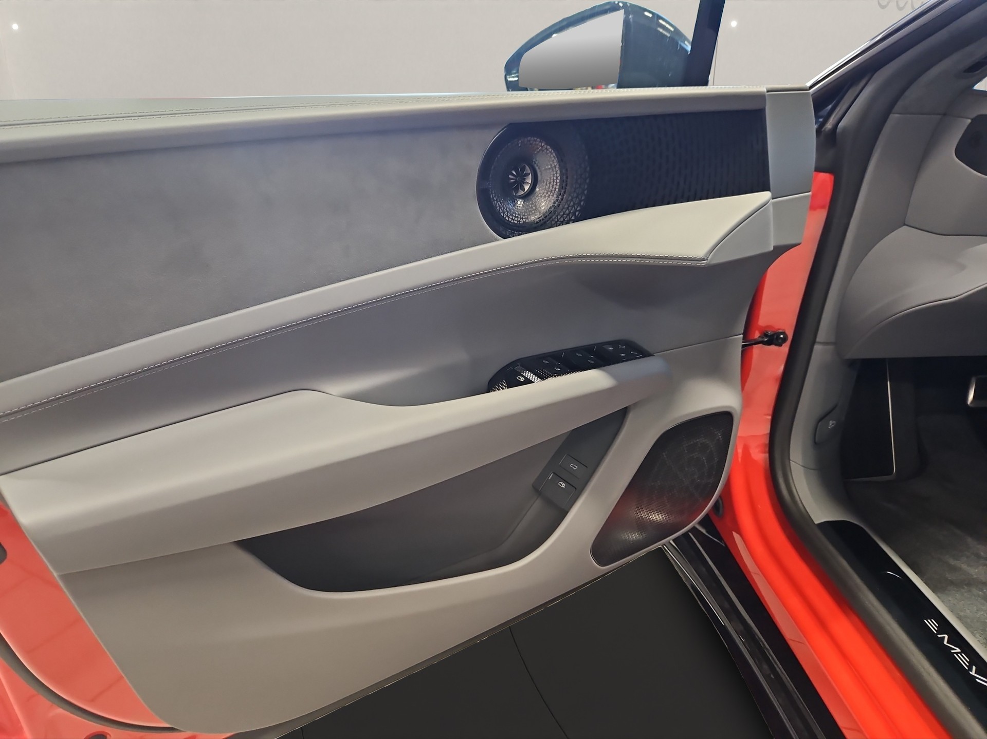 LOTUS Emeya 600 Sport SE-image-12