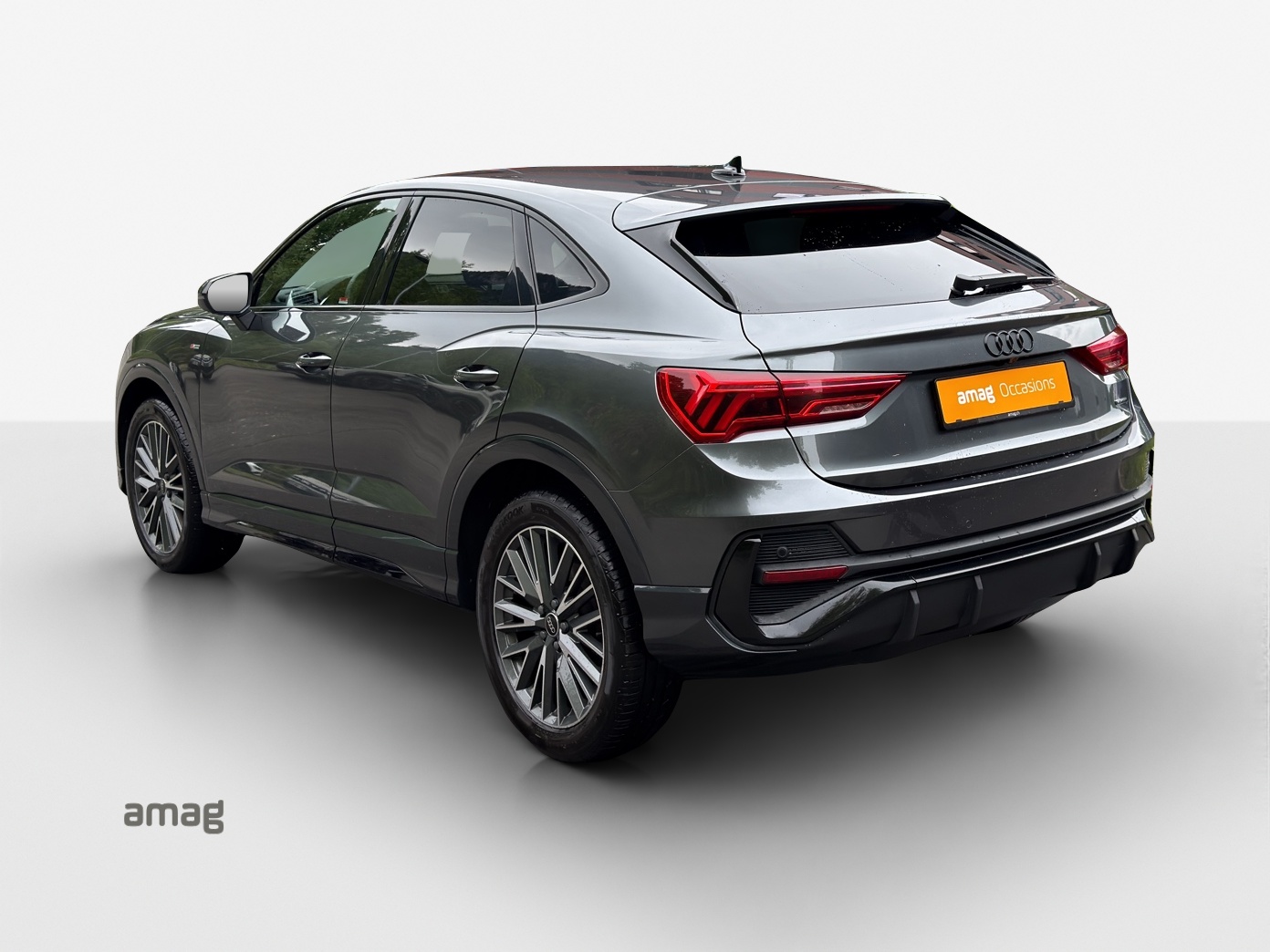 AUDI Q3 Sportback 40 TFSI S line quattro S-tronic-image-2