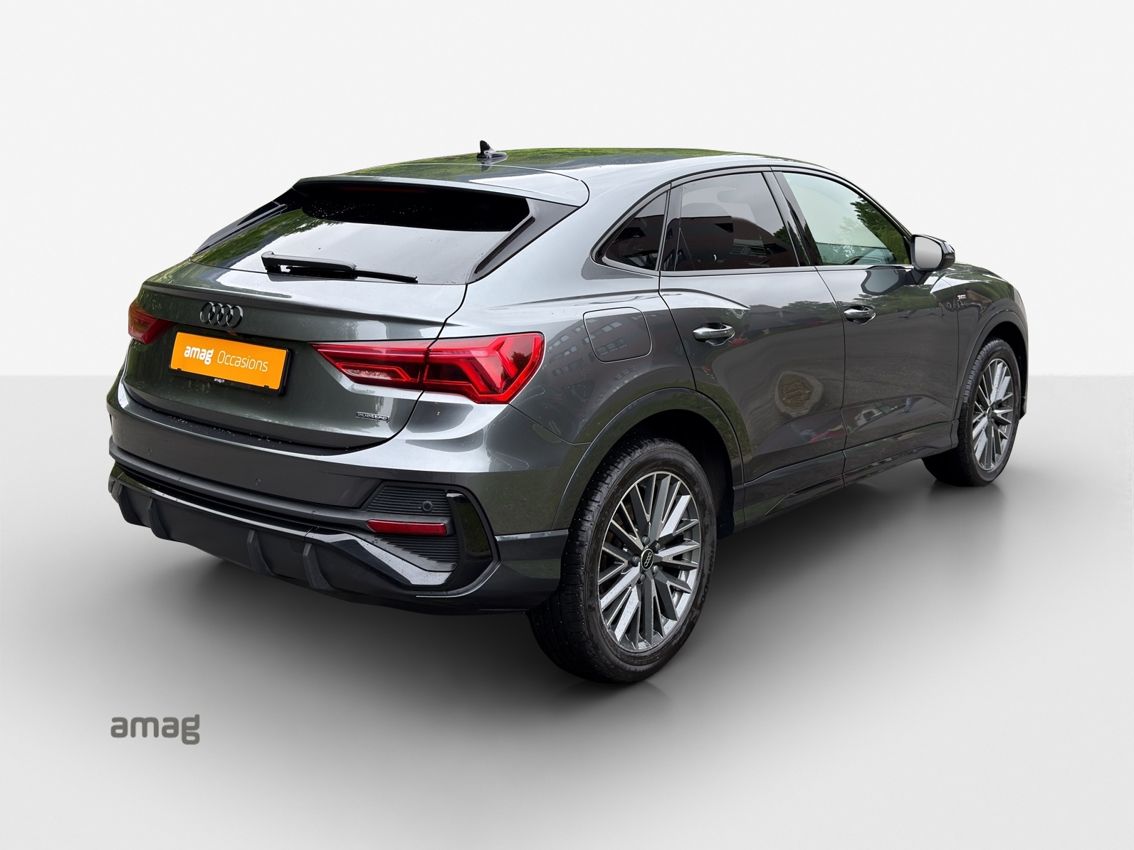 AUDI Q3 Sportback 40 TFSI S line quattro S-tronic-image-4