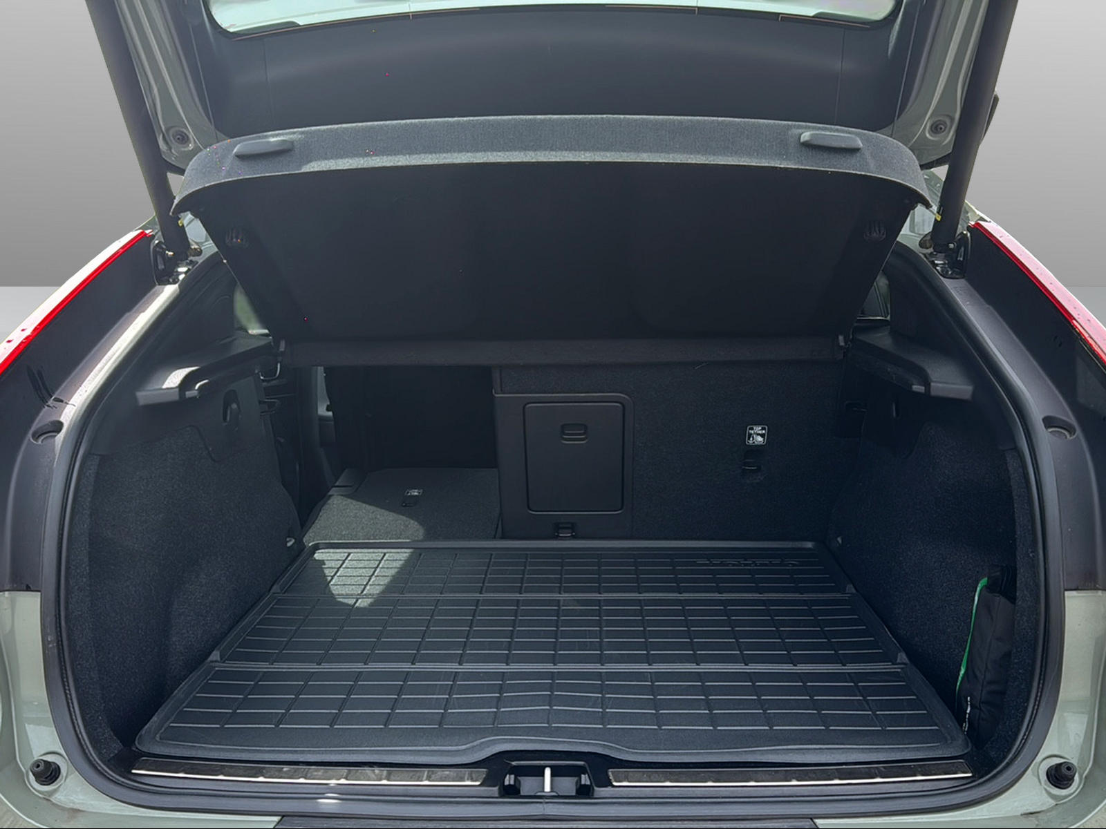 VOLVO C40 P6 Recharge Ultimate-image-15