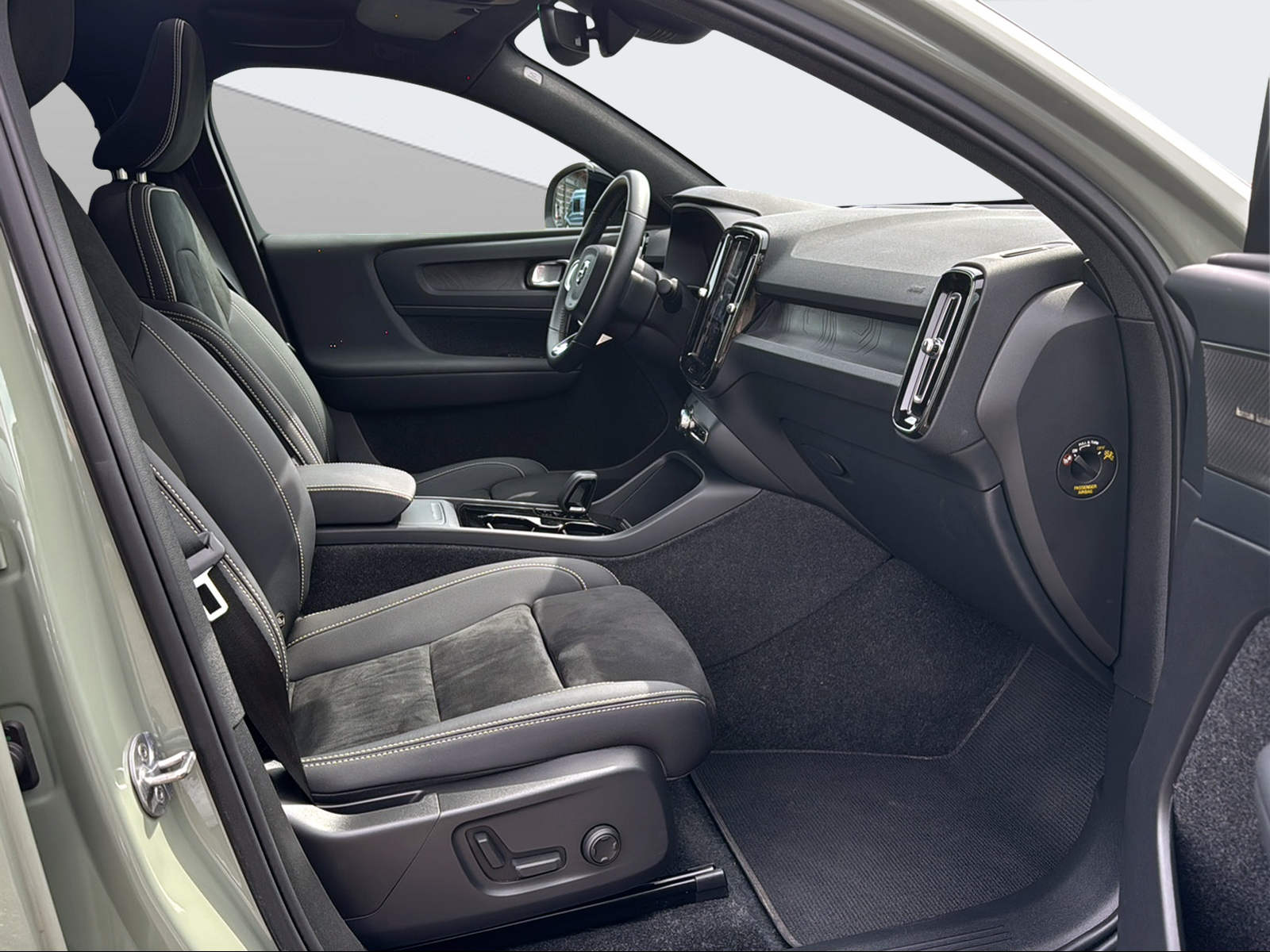 VOLVO C40 P6 Recharge Ultimate-image-14