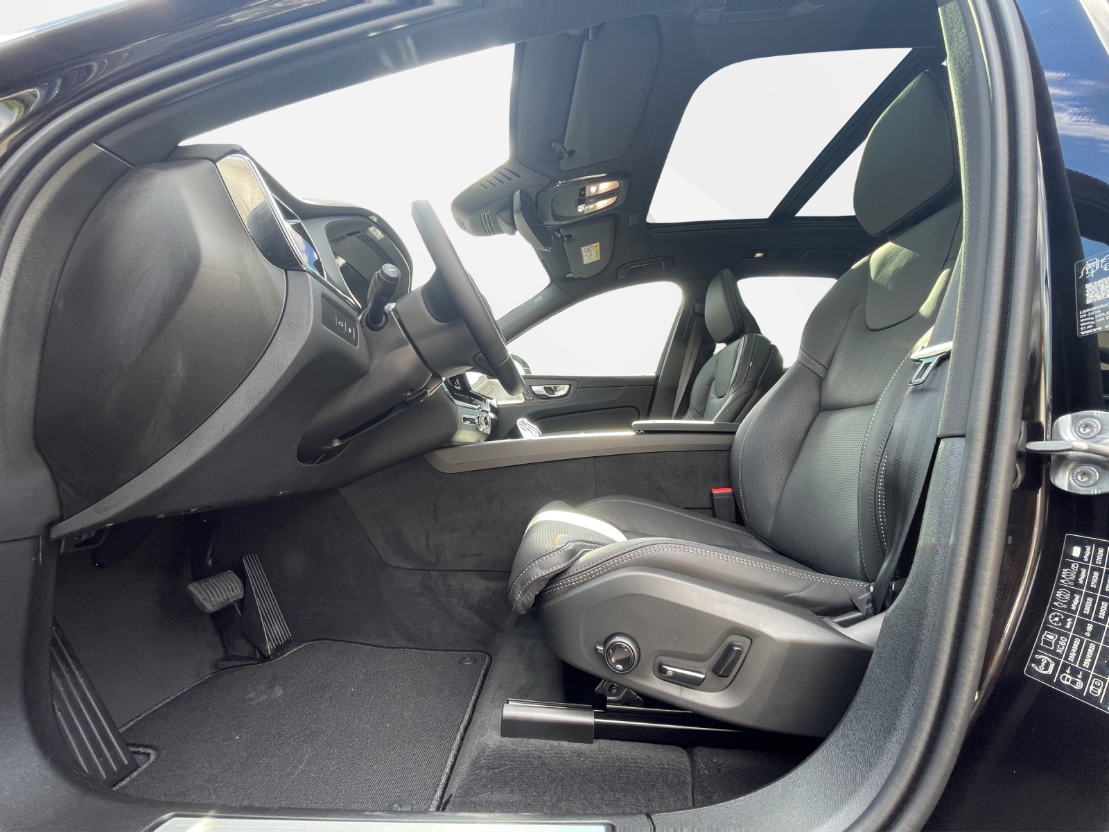 VOLVO XC60 2.0 T6 TE Ultra Bright eAWD-image-9