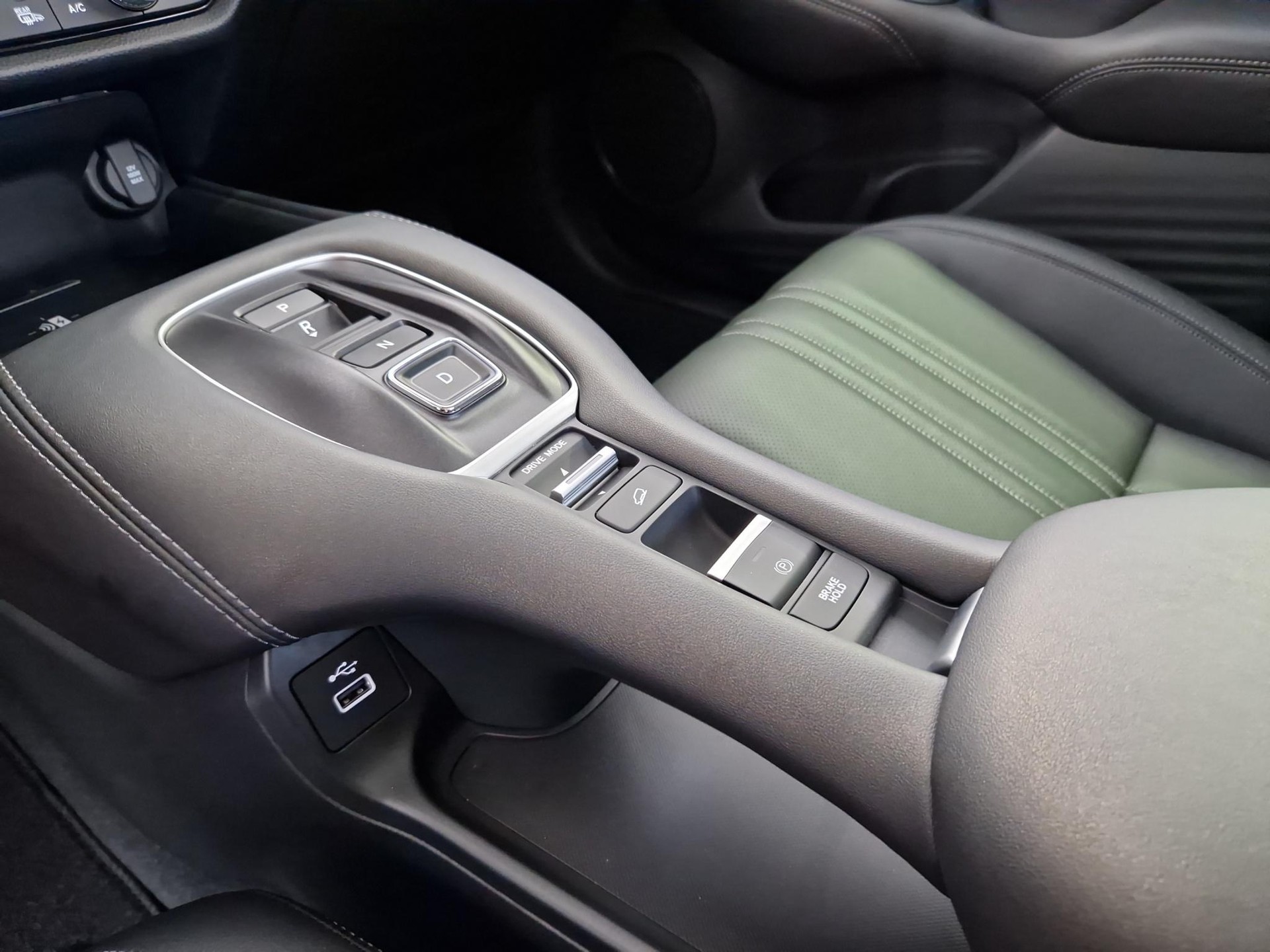 HONDA ZR-V 2.0 i-MMD Advance-image-15