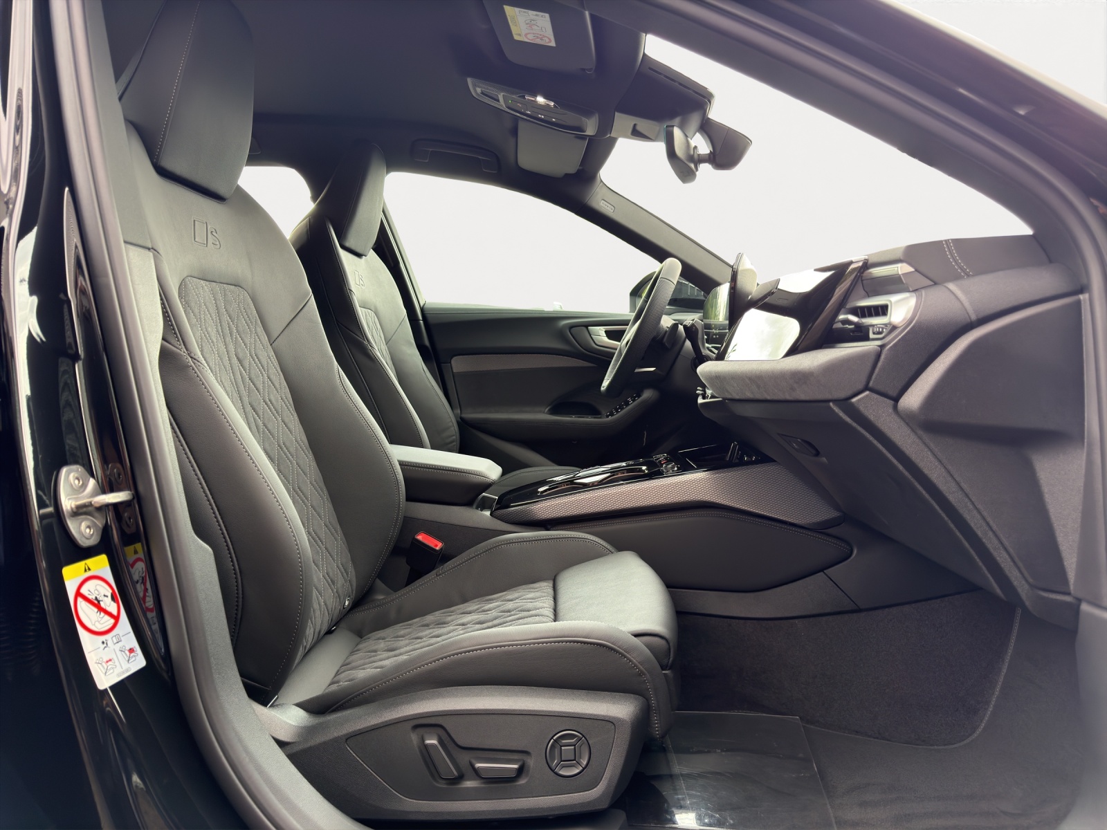 AUDI A5 AV e-hybrid quattro 220 kW 299PS-image-6