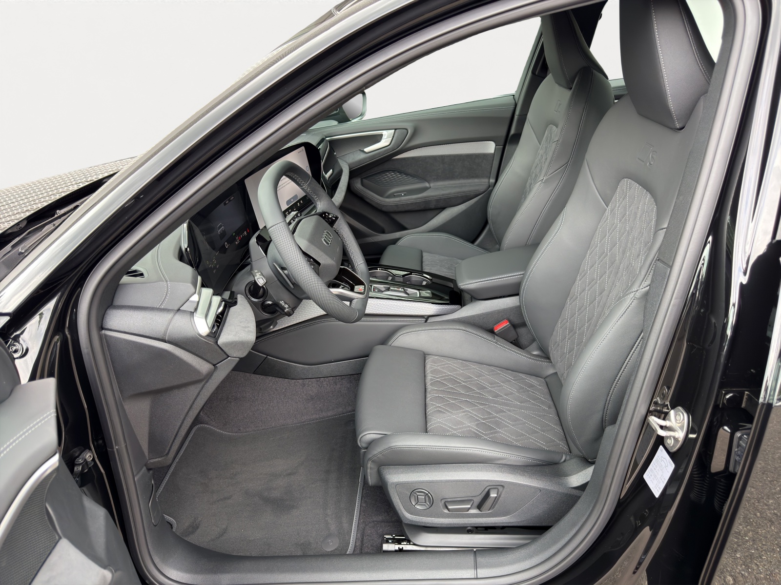 AUDI A5 AV e-hybrid quattro 220 kW 299PS-image-4