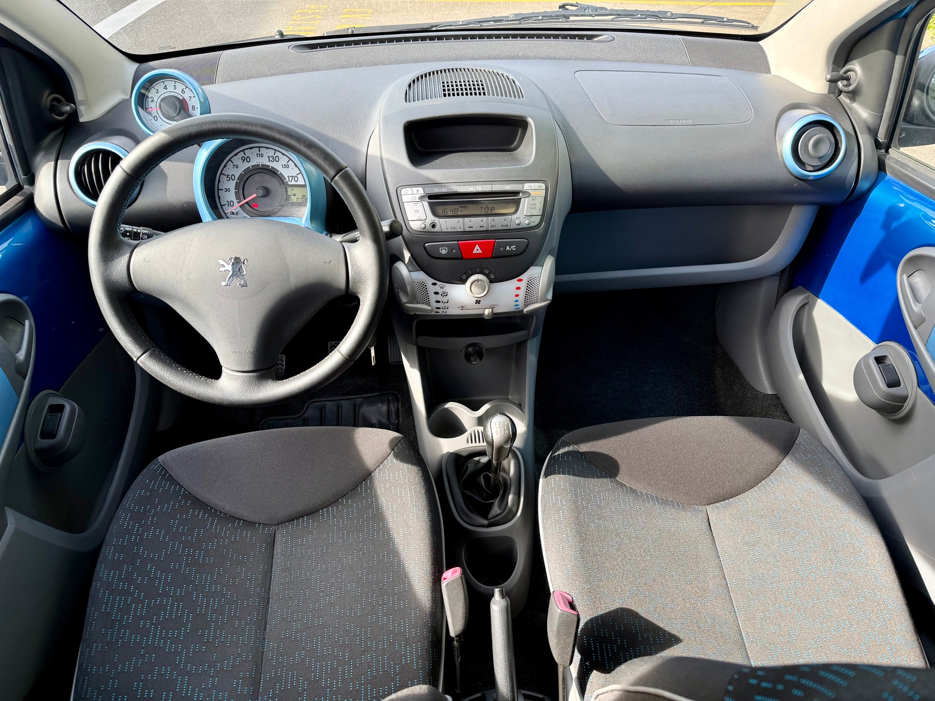 PEUGEOT 107 1.0 Swiss Edition-image-3
