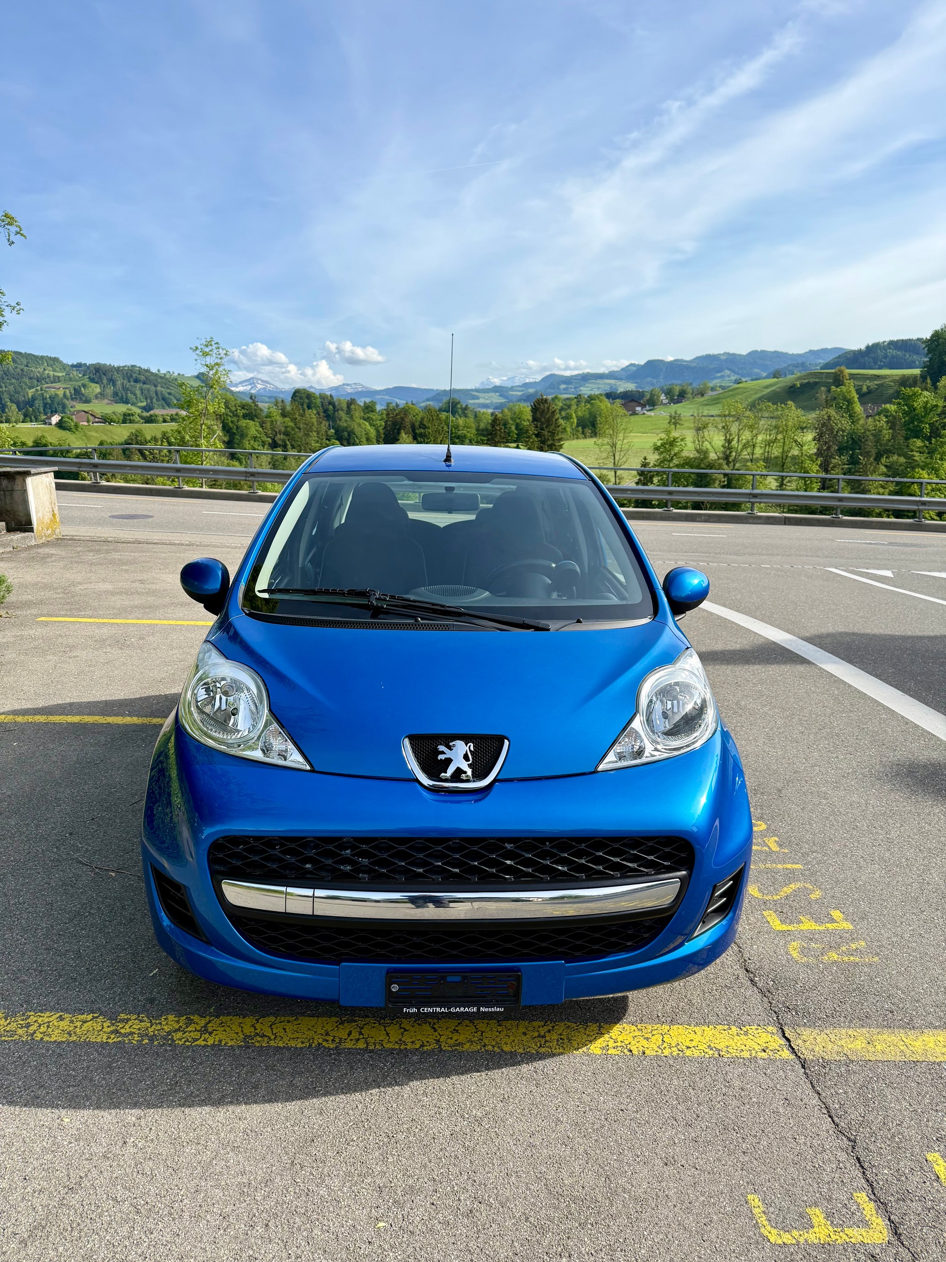 PEUGEOT 107 1.0 Swiss Edition-image-8