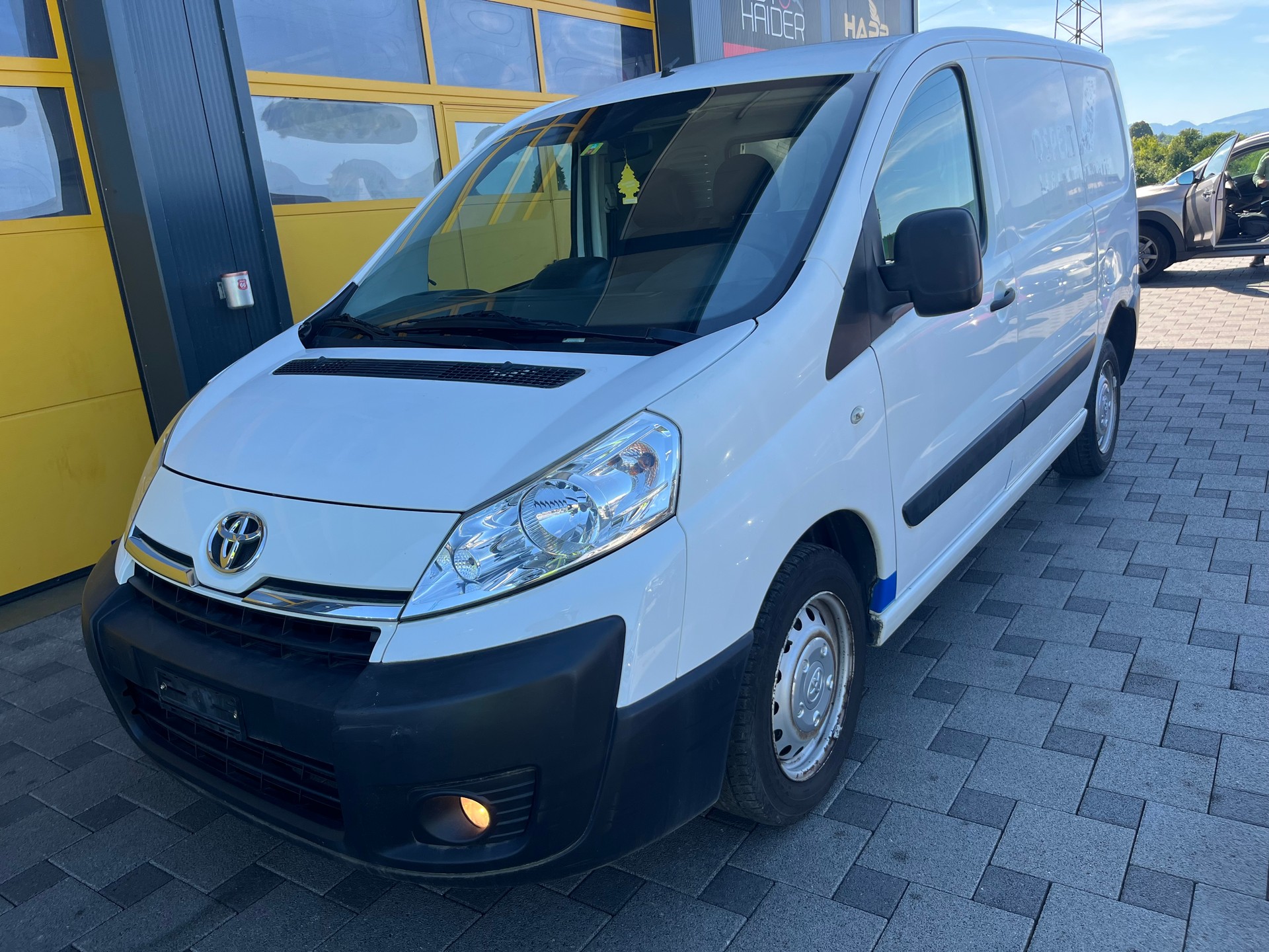 TOYOTA Proace 2.0D Panel Van Luna L1H1-image-3