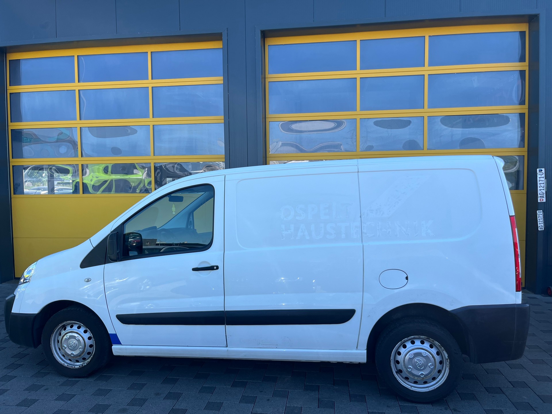 TOYOTA Proace 2.0D Panel Van Luna L1H1-image-0