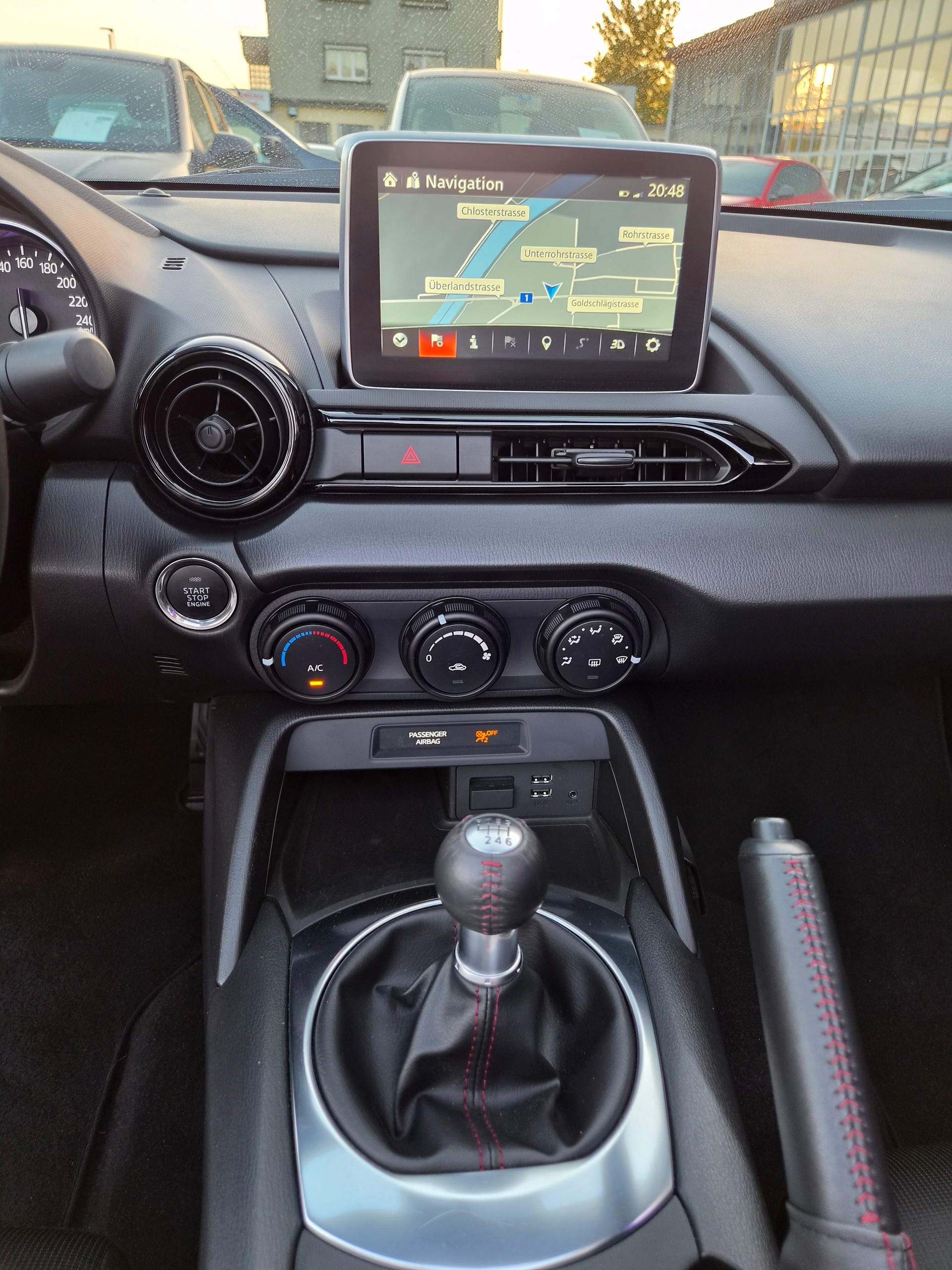 MAZDA MX-5 SKYACTIV-G 160 Revolution-image-14
