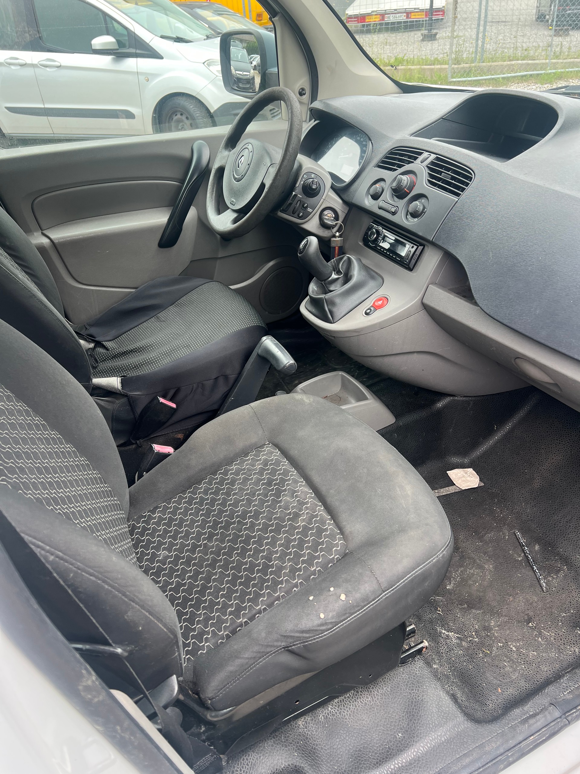 RENAULT Kangoo 1.5 dCi Dynamique-image-9