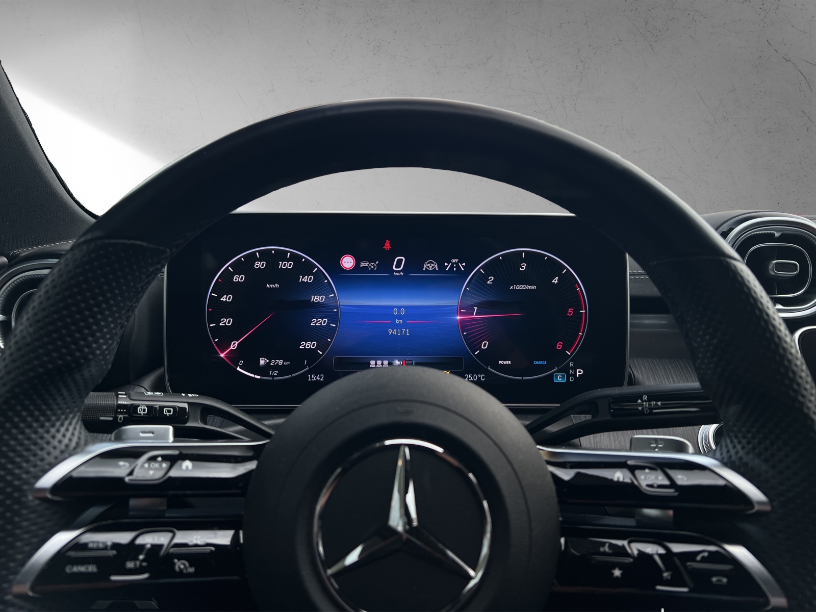 MERCEDES-BENZ C 220 d T 4M AMG Line Swiss Star-image-9