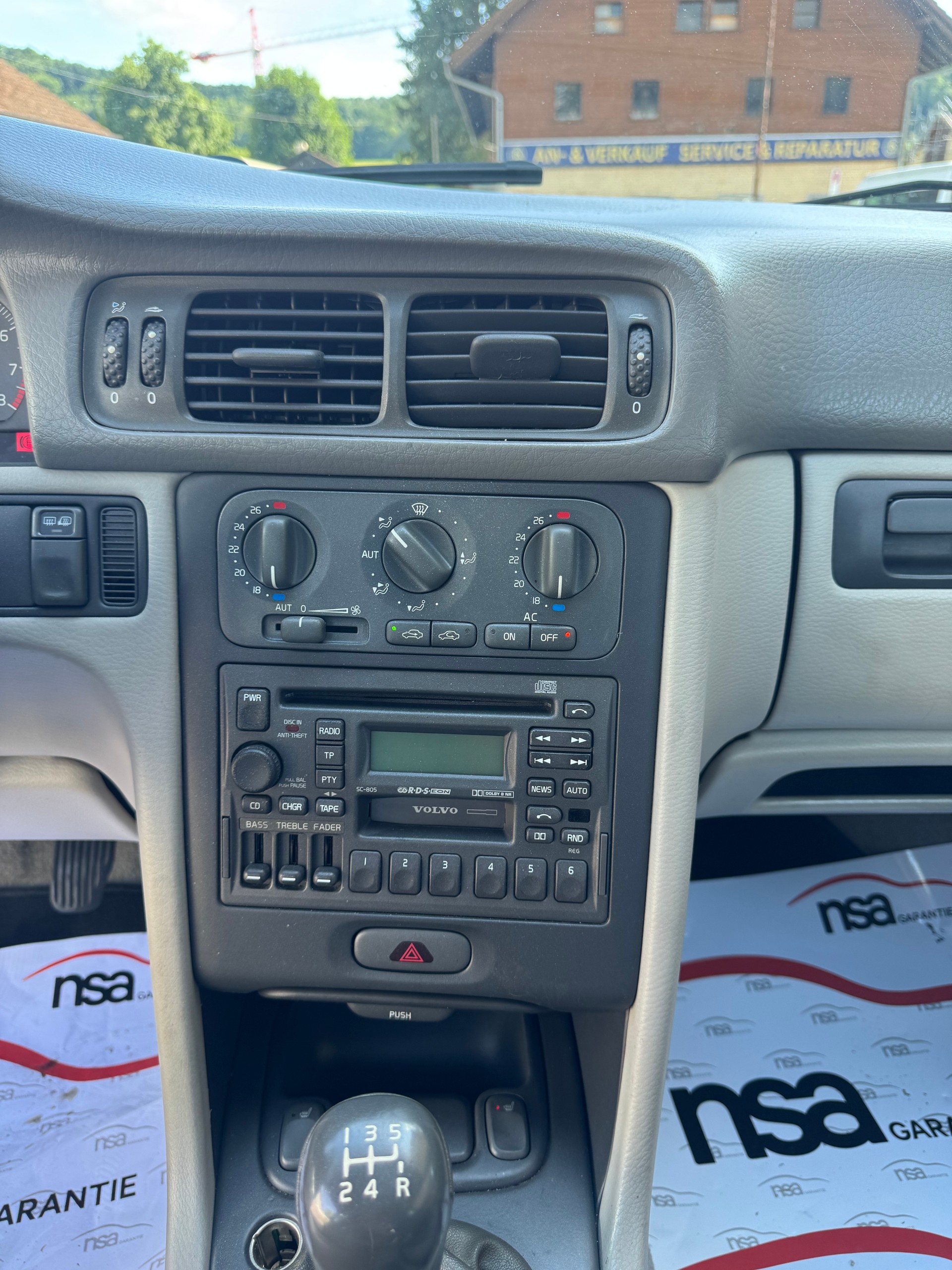 VOLVO C70 Coupè 2.0T-image-13
