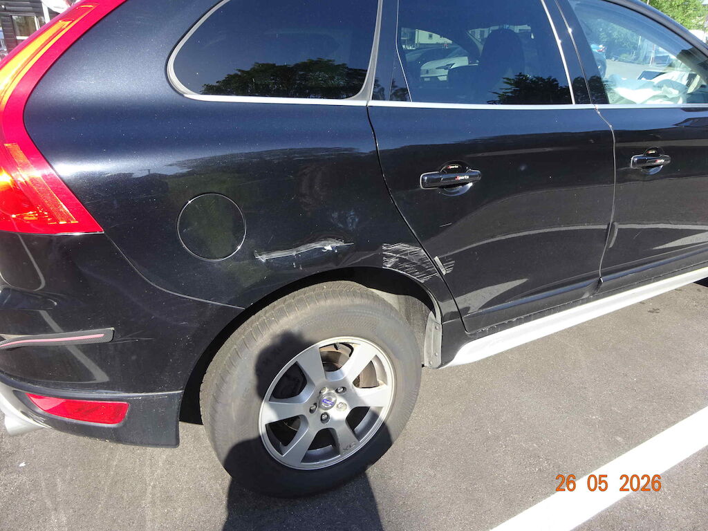 VOLVO XC60 2.4D AWD Momentum Geartronic-image-6