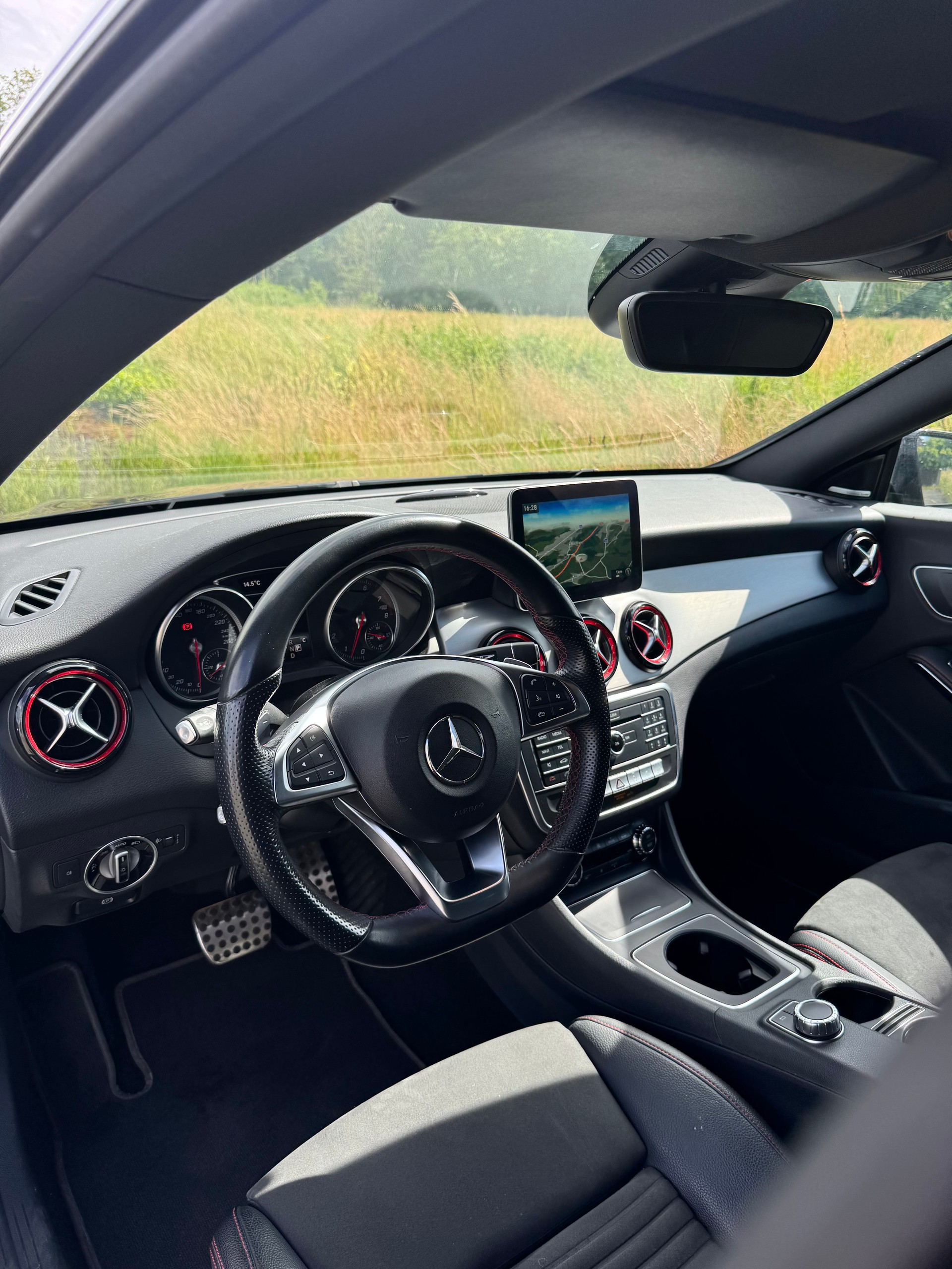 MERCEDES-BENZ CLA Shooting Brake 250 Sport 4Matic AMG Line 7G-DCT / ab MFK bei Verkauf-image-7