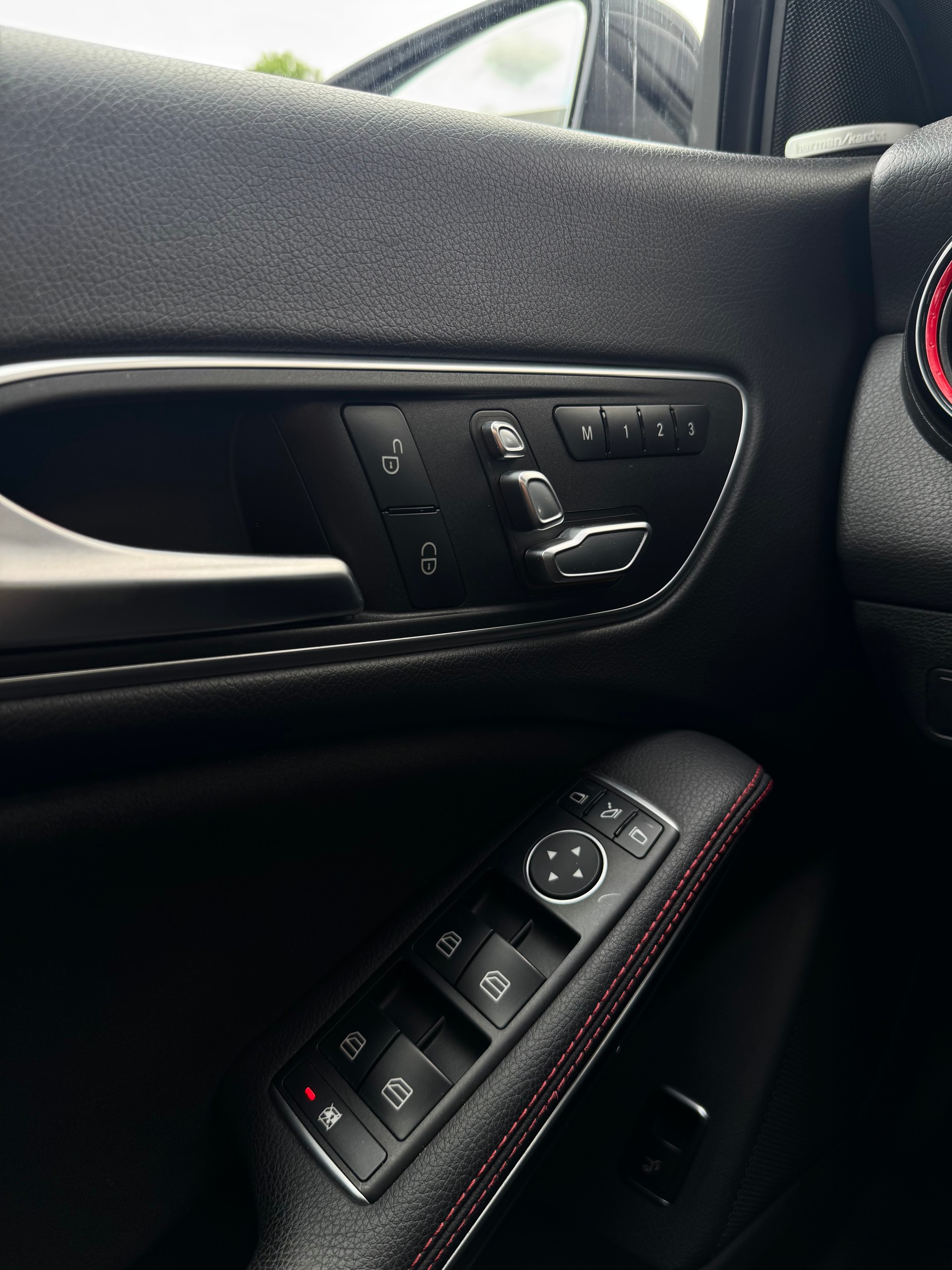 MERCEDES-BENZ CLA Shooting Brake 250 Sport 4Matic AMG Line 7G-DCT / ab MFK bei Verkauf-image-16