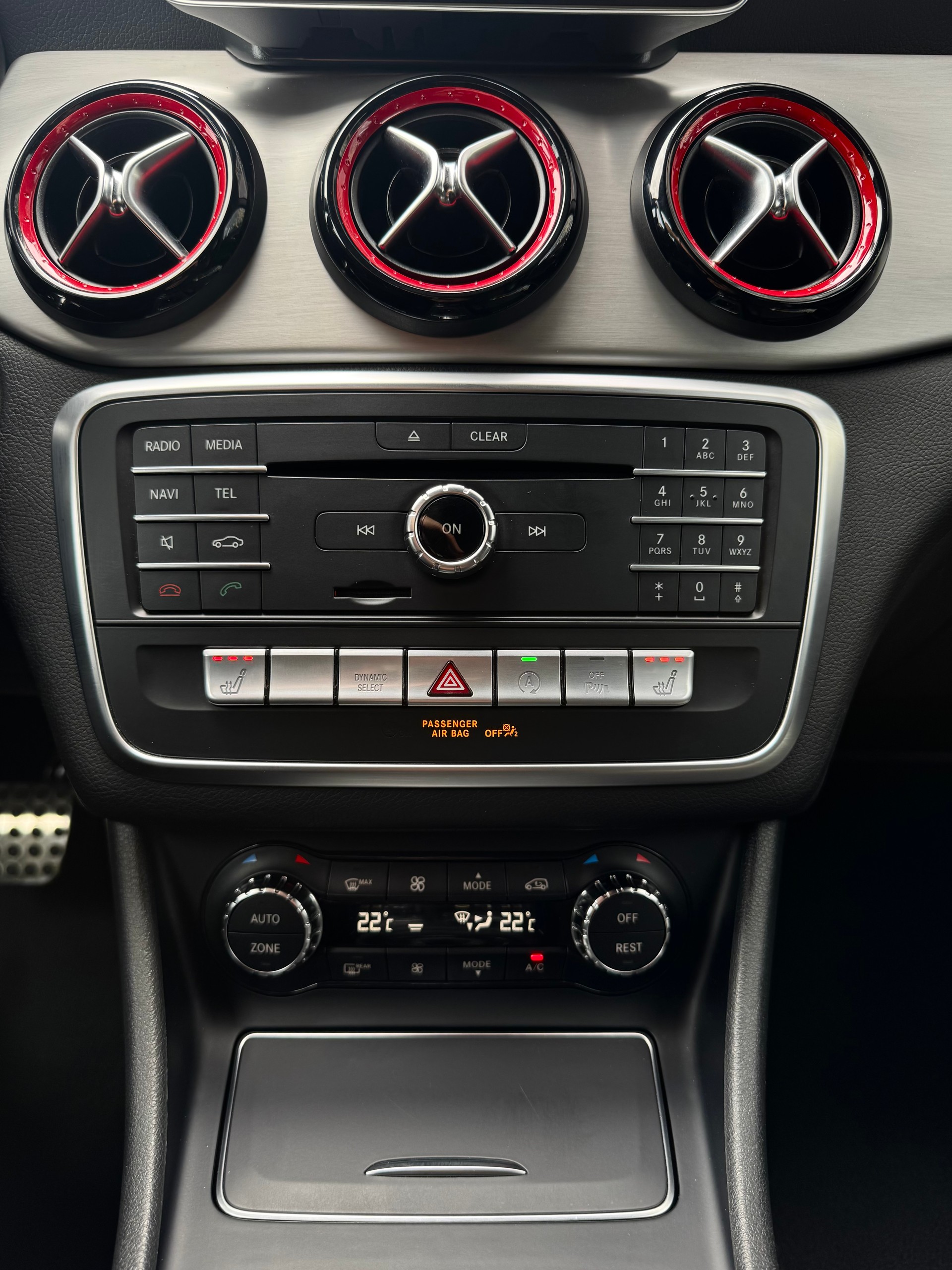 MERCEDES-BENZ CLA Shooting Brake 250 Sport 4Matic AMG Line 7G-DCT / ab MFK bei Verkauf-image-13