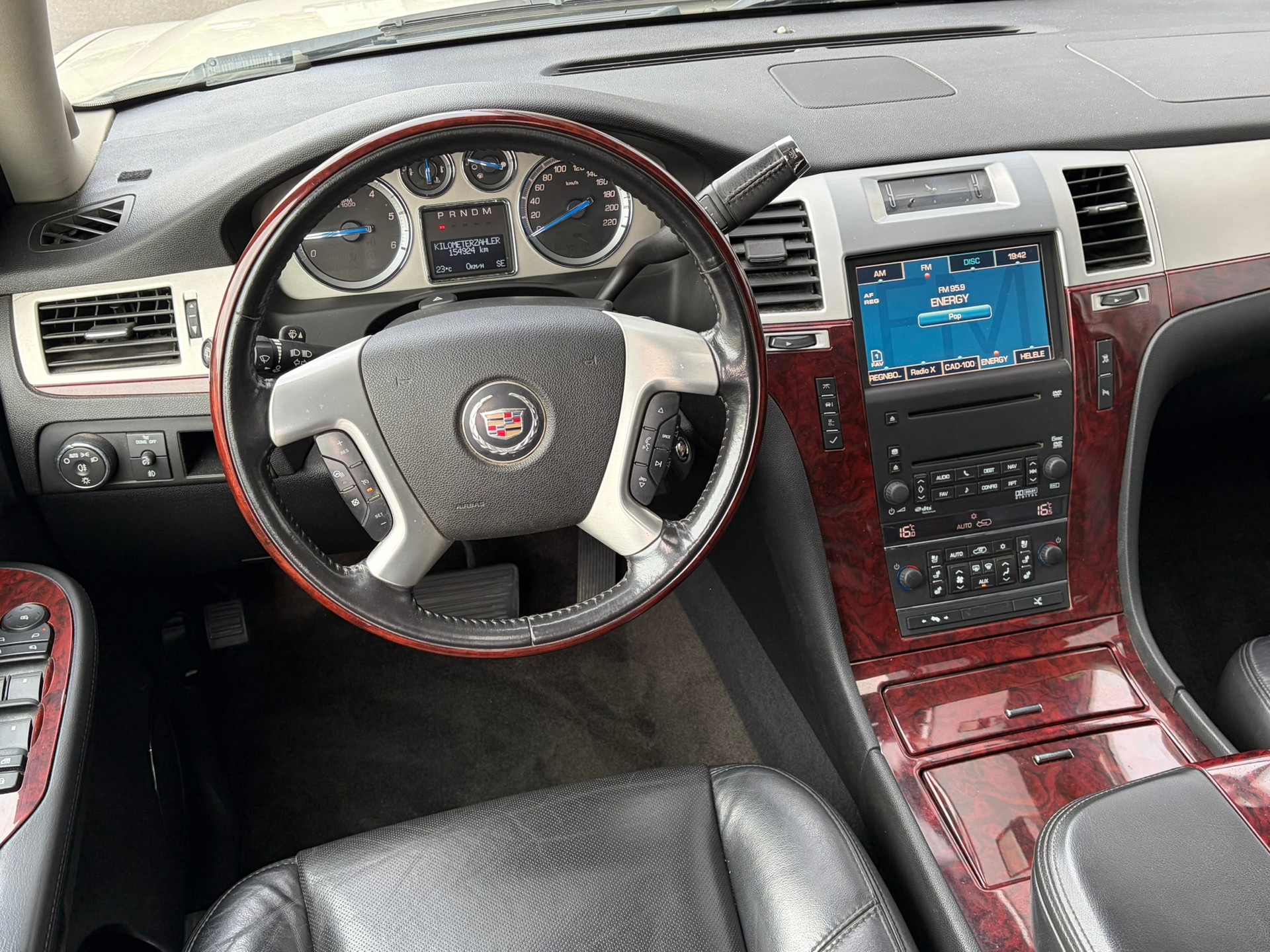 CADILLAC Escalade 6.2 Sport Luxury-image-12