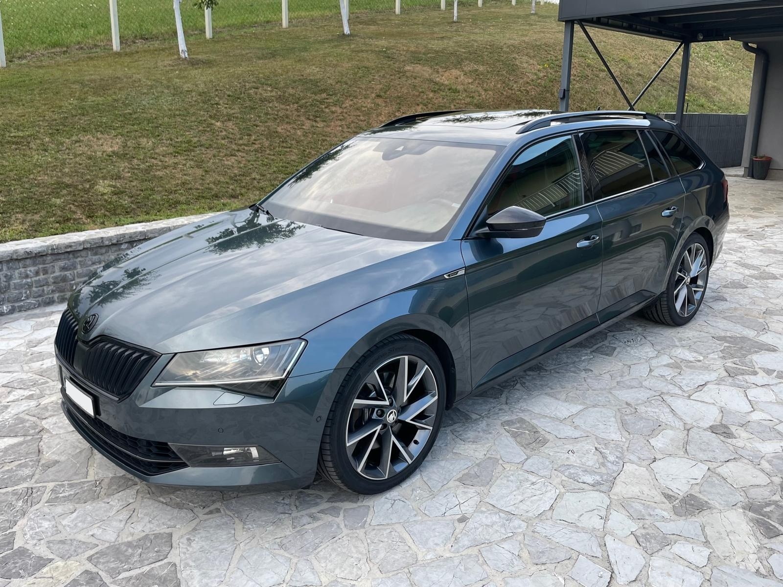 SKODA Superb Combi 2.0 TSI 280 SportLine 4x4 DSG-image-1