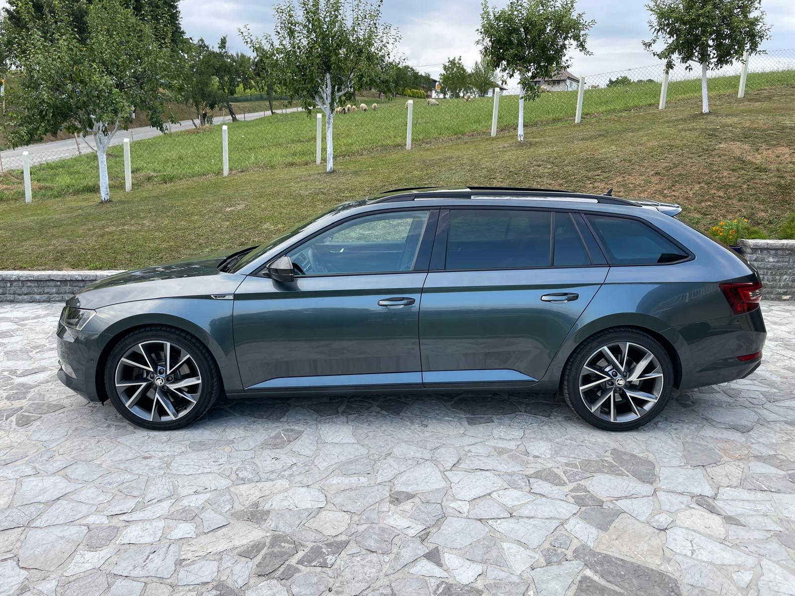 SKODA Superb Combi 2.0 TSI 280 SportLine 4x4 DSG-image-2
