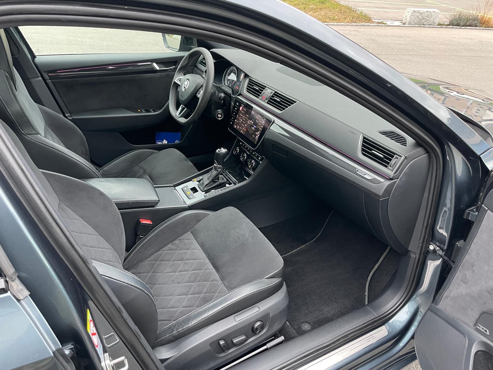SKODA 2.0 TSI 280 SportLine 4x4 DSG-image-4