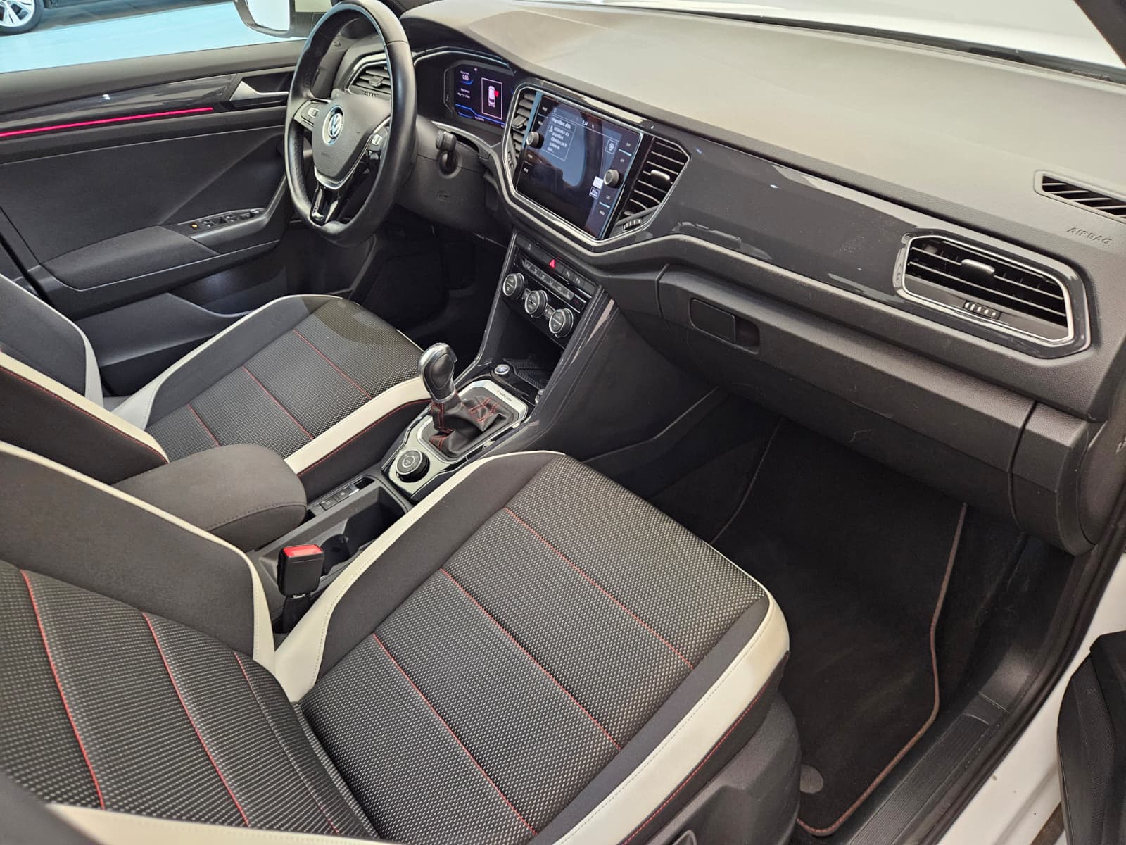 VW T-Roc 2.0 TSI Sport DSG 4Motion-image-11