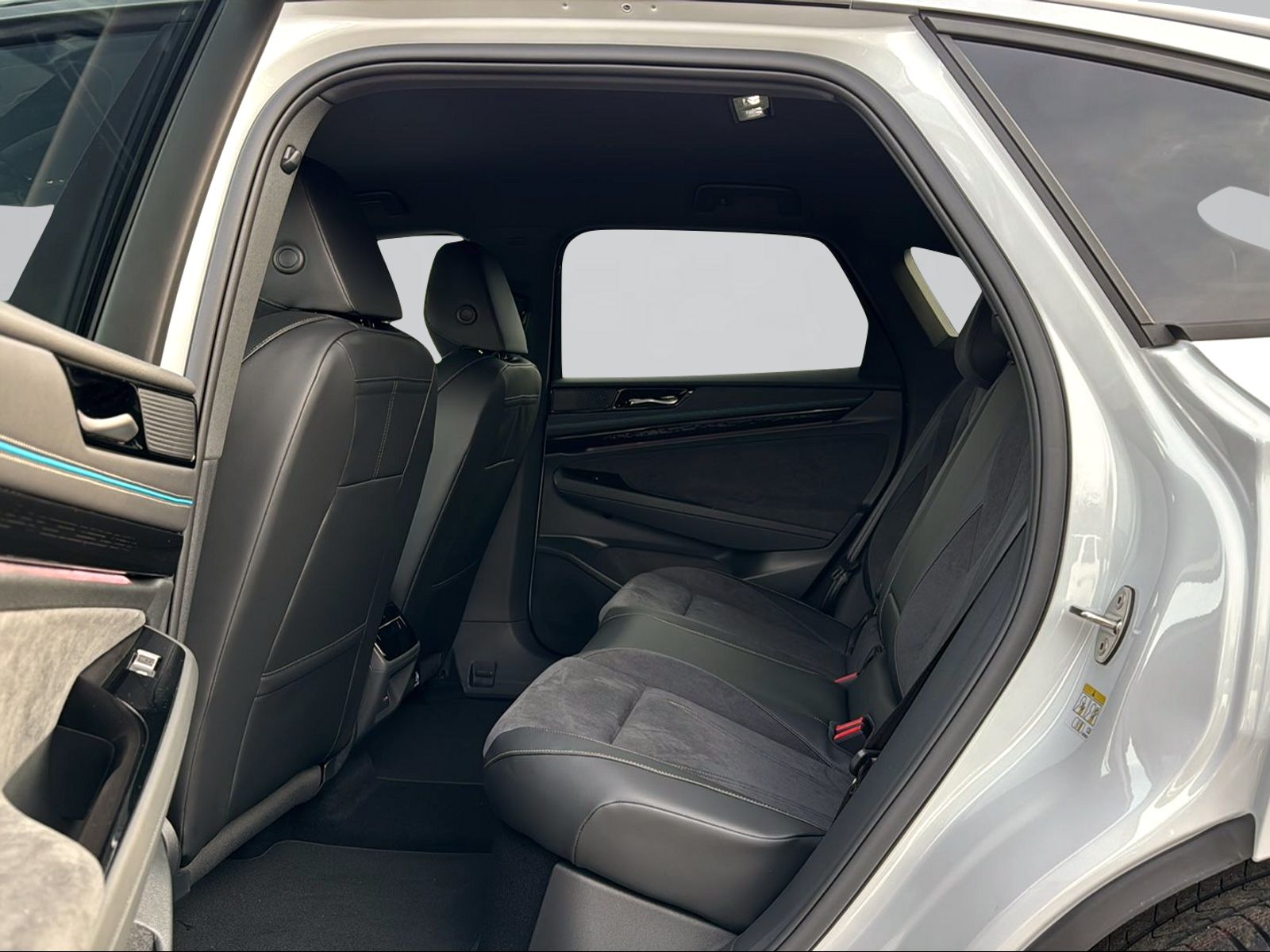 VW ID.7 Pro 77 kWh Pro-image-12