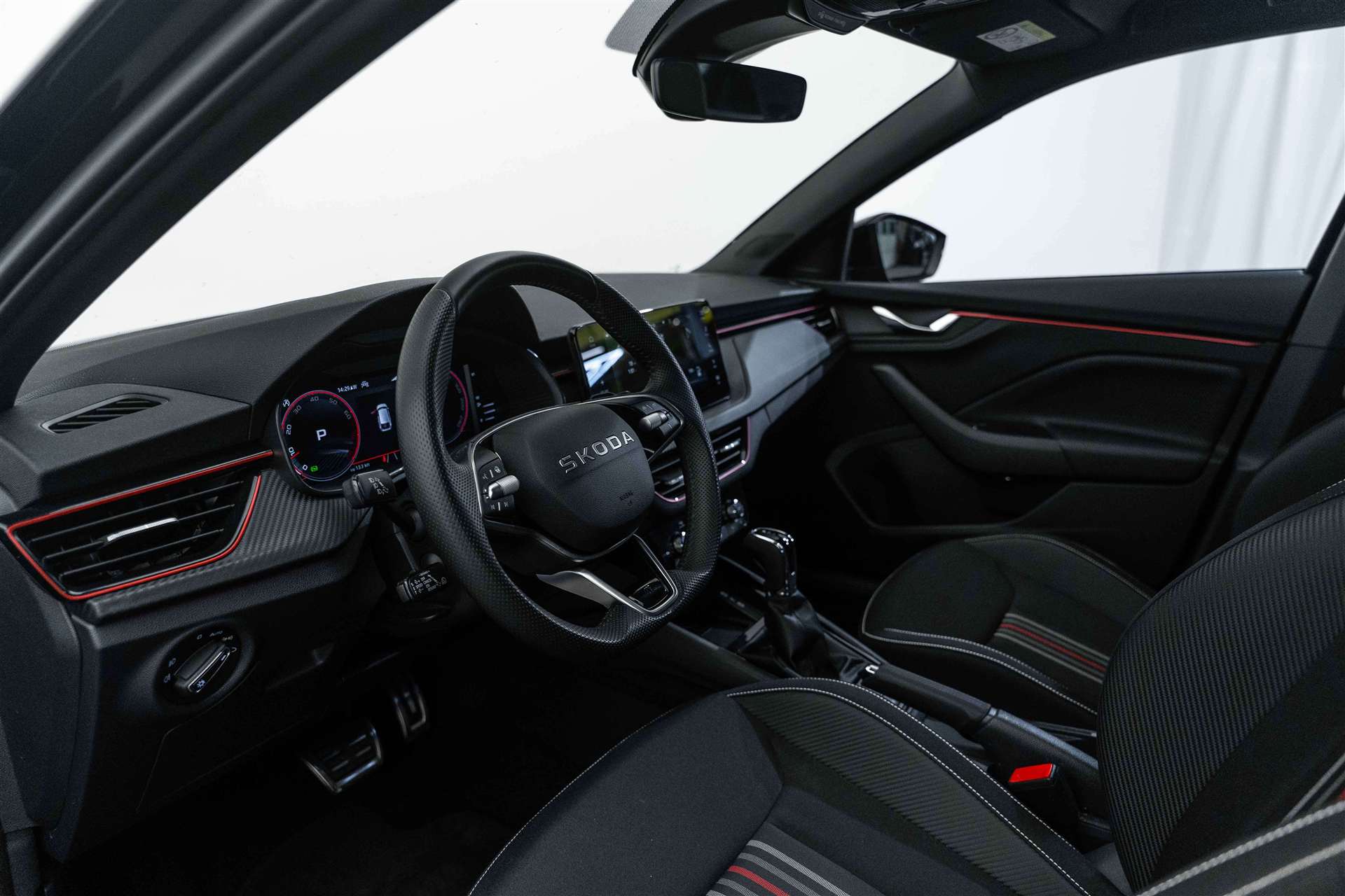 SKODA Scala 1.5 TSI Monte Carlo DSG-image-8