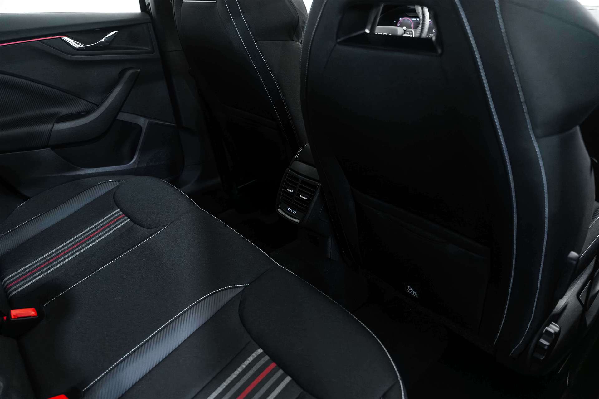 SKODA Scala 1.5 TSI Monte Carlo DSG-image-14