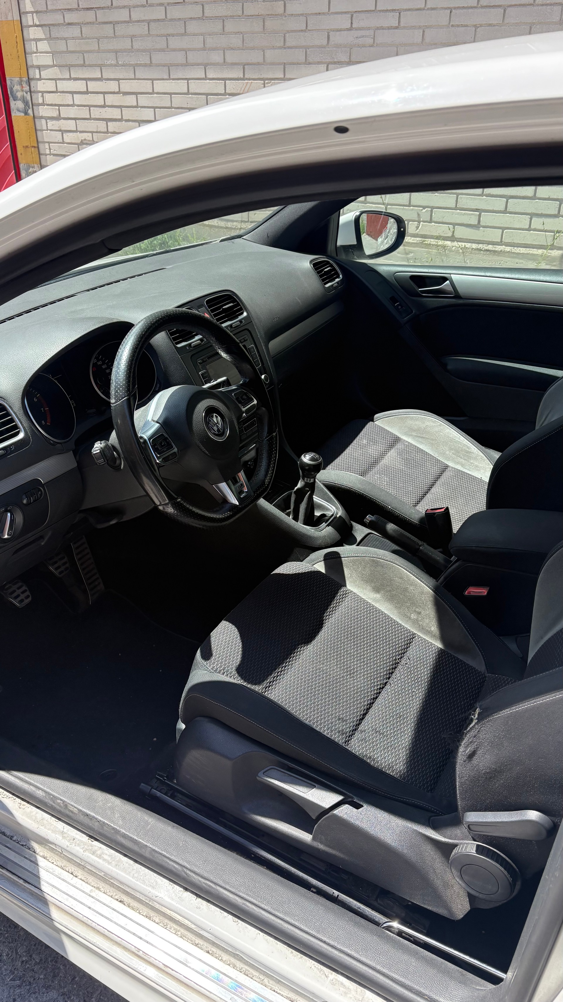 VW Golf 1.4 TSI Highline R-Line-image-8