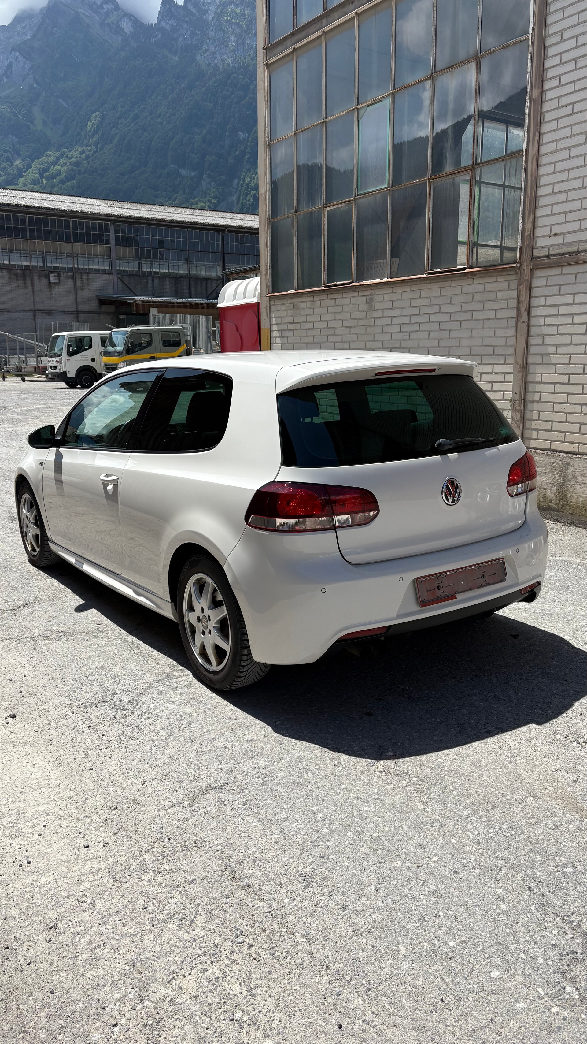 VW Golf 1.4 TSI Highline R-Line-image-5