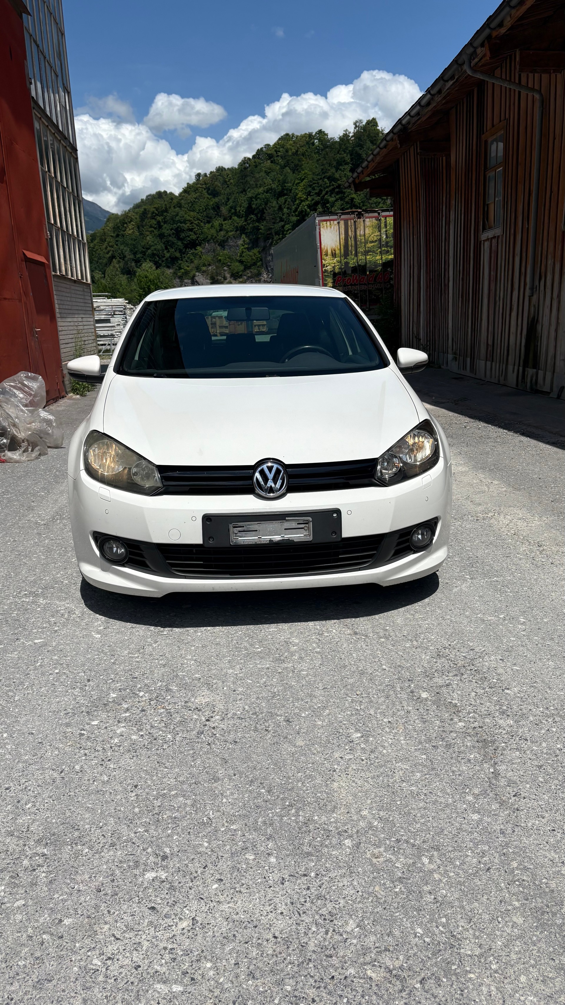 VW Golf 1.4 TSI Highline R-Line-image-1